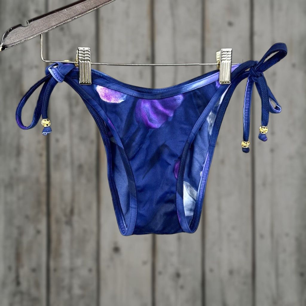 Vintage Tara Grinna Bikini Bottom Womens 8 Blue Floral Adjustable Tie Side USA Beachwear Swimsuit Bikini Womens 8 Blue Floral Adjustable Tie Side USA Size 30" / US 8 / IT 44 - 1 Thumbnail