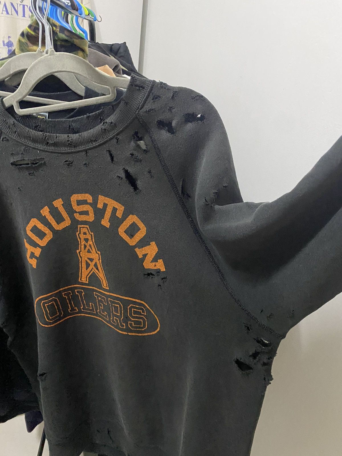 4GSELLER Rare Vintage Thrased houston oilers distressed Sweatshirt Size US M / EU 48-50 / 2 - 16 Thumbnail