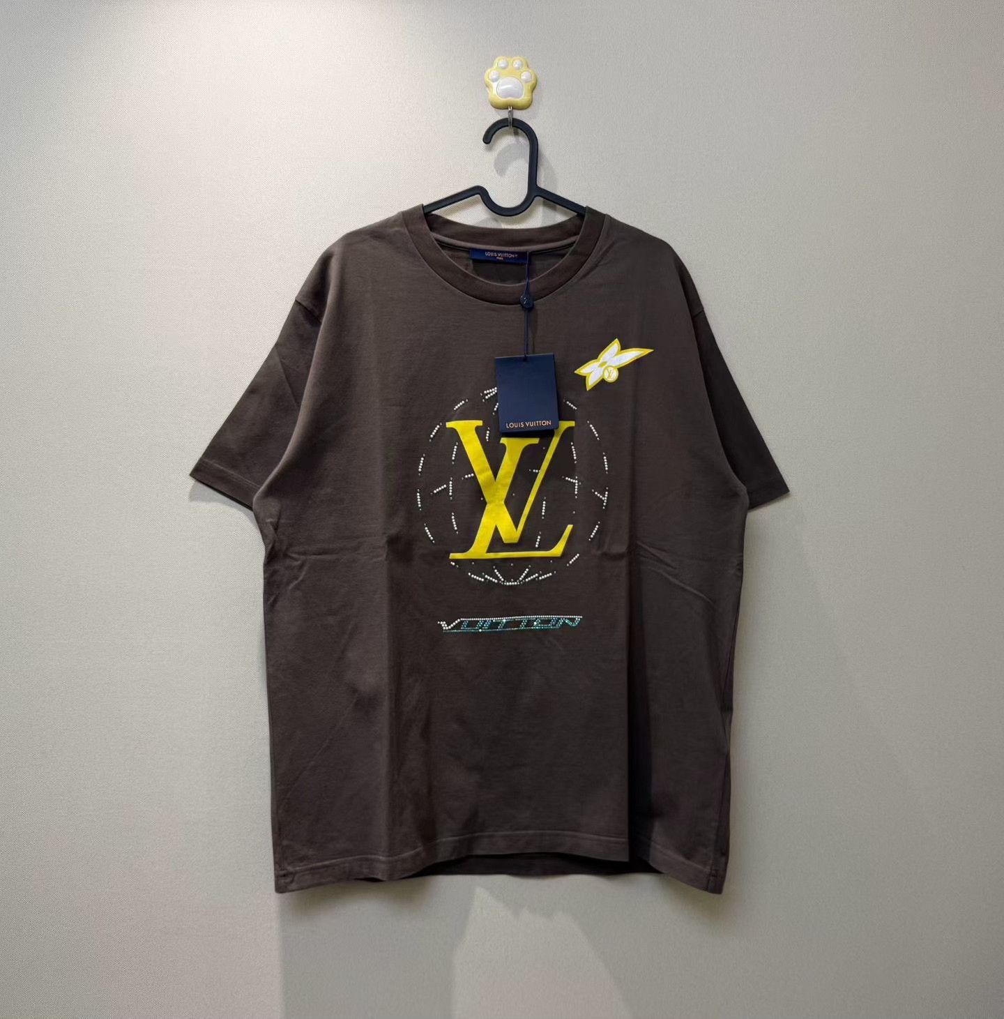 Louis Vuitton Louis Vuitton Brown Pearl Rhinestone Logo Tee Size L / US 10 / IT 46 - 1 Thumbnail