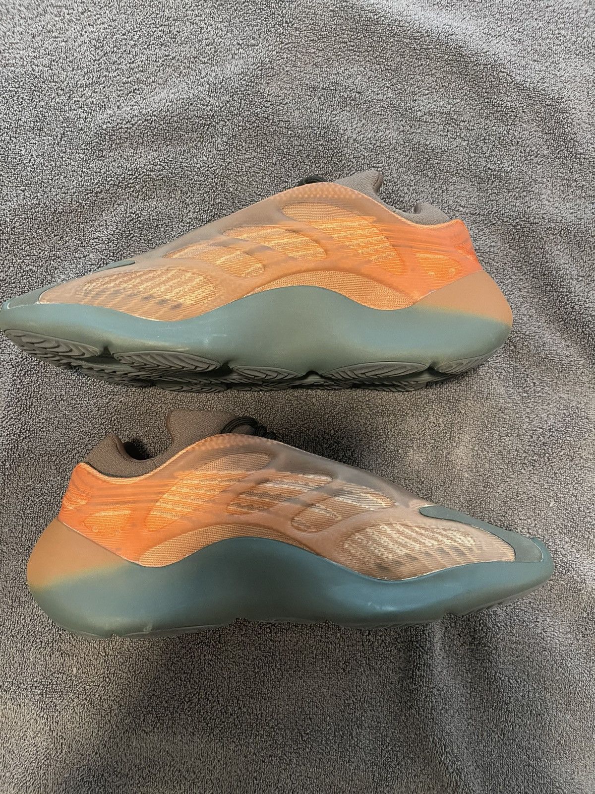 Adidas Yeezy 700 Size US 12.5 / EU 45-46 - 3 Thumbnail