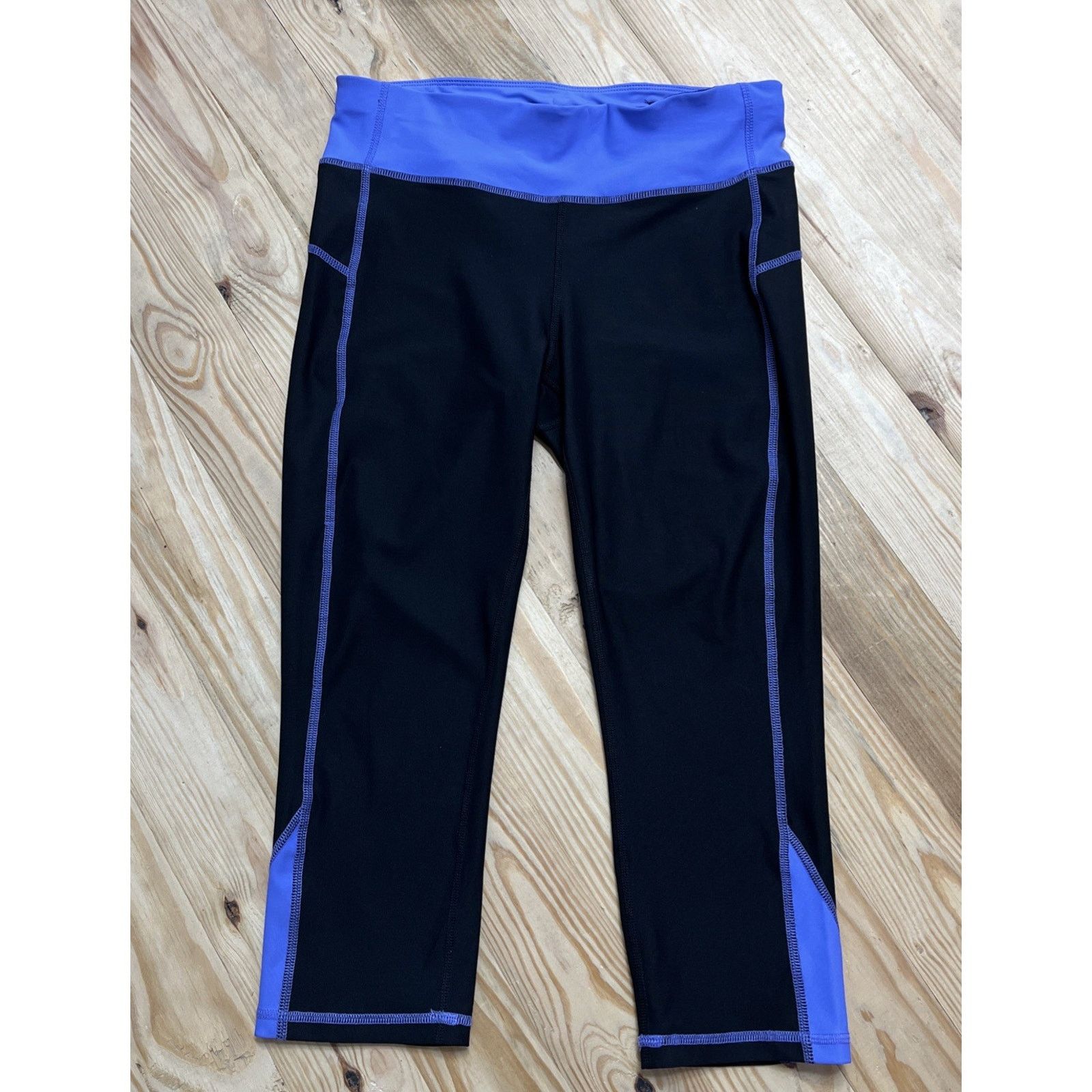 Other XERSION Athletic Capri Black Purple Workout Leggings Sz M Size 29" - 1 Thumbnail