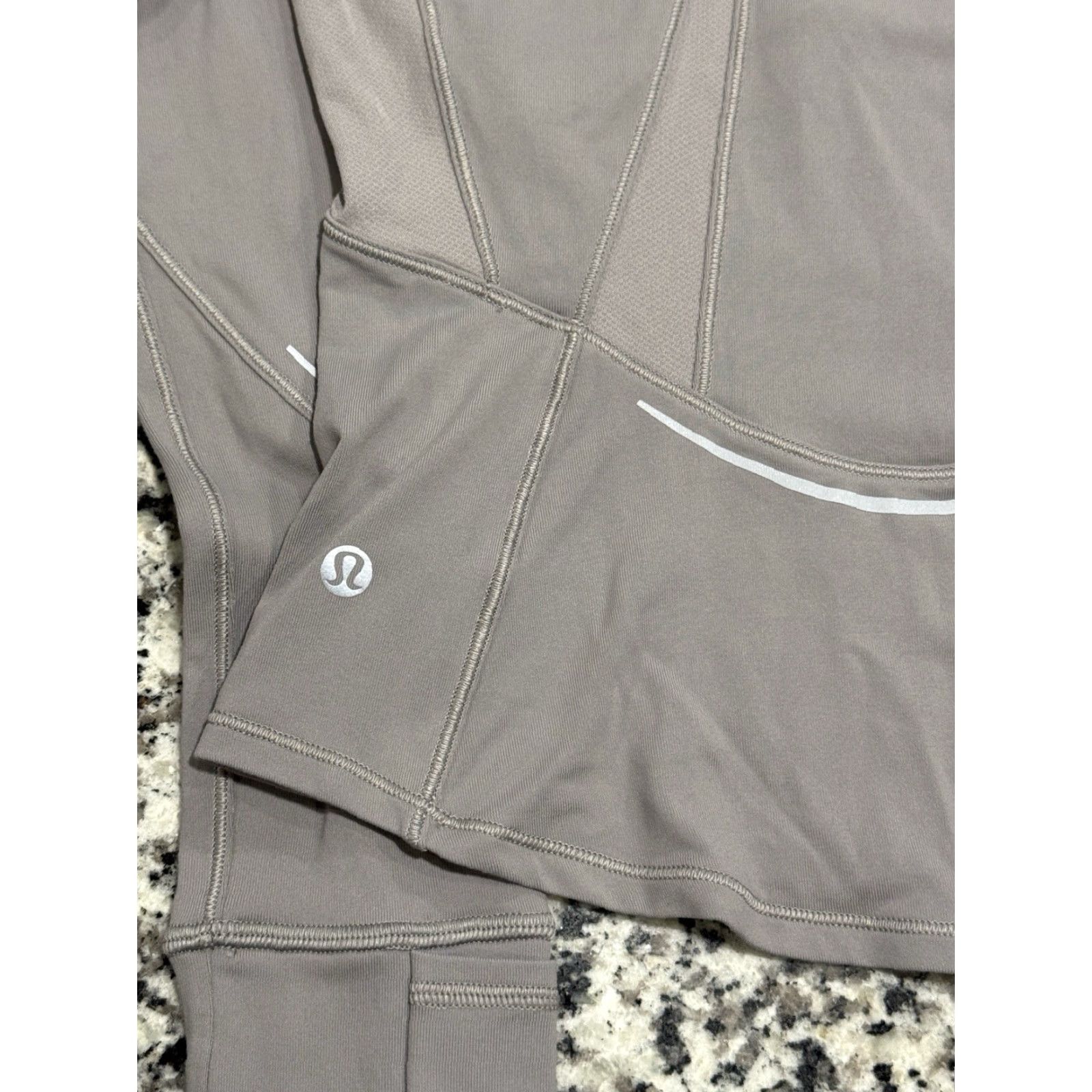 Lululemon LULULEMON Rulu Reflective Running Long Sleeve Shirt Gull Gray Women’s XXS Moisture Wicking Quick Dry Stretch Size XXS / US 00 / IT 34 - 6 Thumbnail