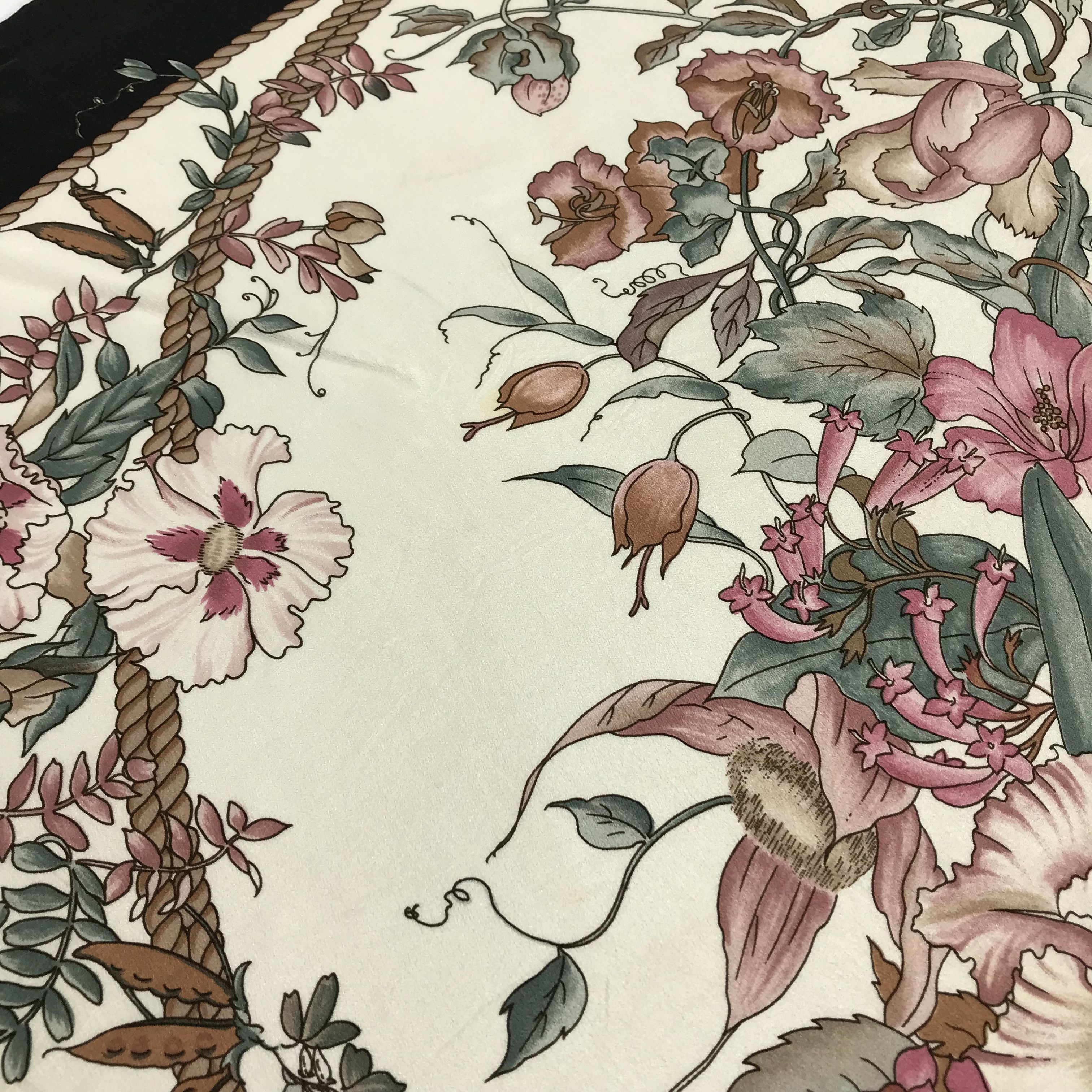 Vintage Vintage Luxury Flower Bouquet Hand Rolled Silk Scarf M184 Size ONE SIZE - 5 Thumbnail