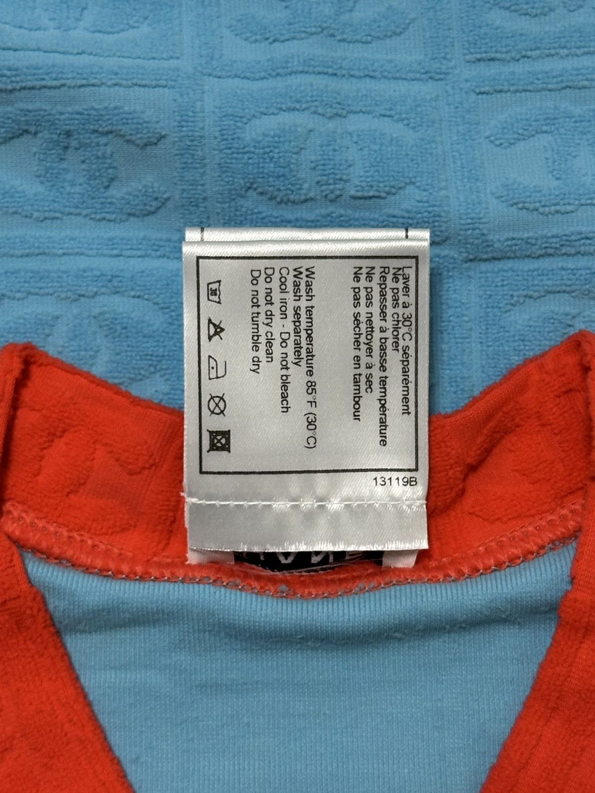 Chanel CHANEL Sport S/S 2002 CC Emboss Jacquard Terry Cloth T-Shirt Size M / US 6-8 / IT 42-44 - 6 Thumbnail