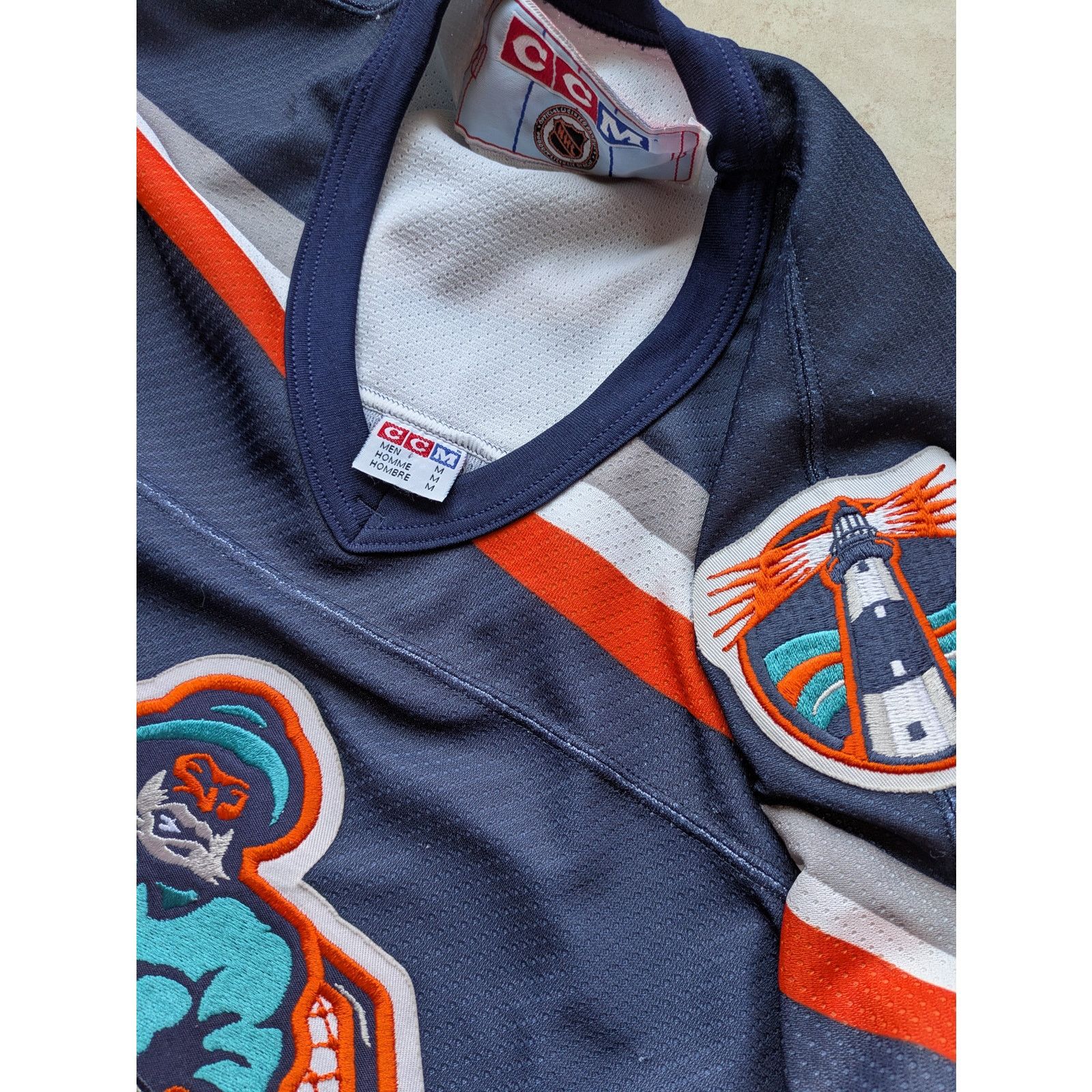 Ccm × NHL New York Islanders 90s CCM Fisherman jersey M hockey vtg Size US M / EU 48-50 / 2 - 5 Thumbnail
