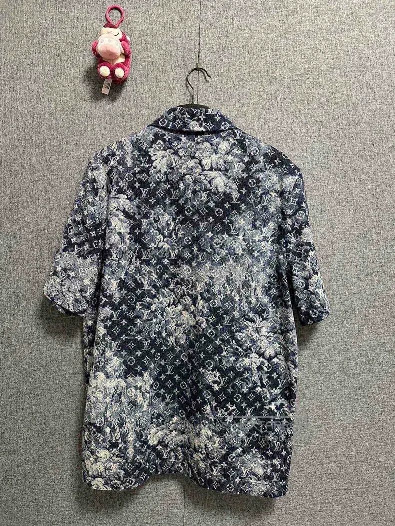 Louis Vuitton Louis Vuitton Full printed casual short sleeve shirt Size US L / EU 52-54 / 3 - 2 Thumbnail