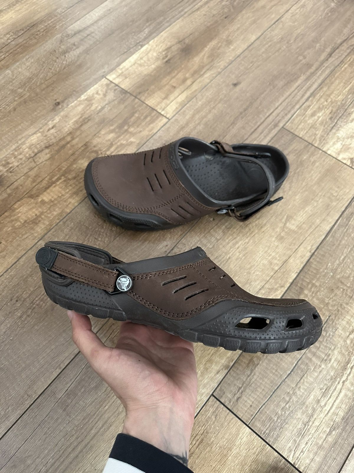 Crocs Crocs Yukon Leather Brown Sandals Shoes Clogs Size US 11 / EU 44 - 4 Thumbnail