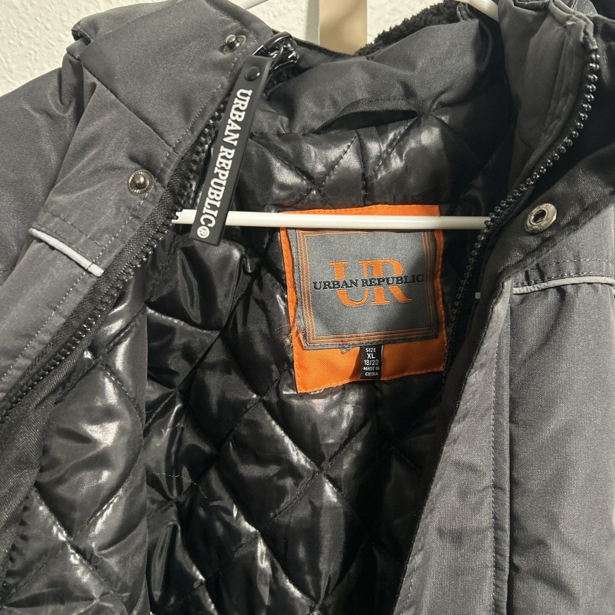 Urban Republic Urban republic mens grey puffer jacket size XL Size US XL / EU 56 / 4 - 4 Thumbnail