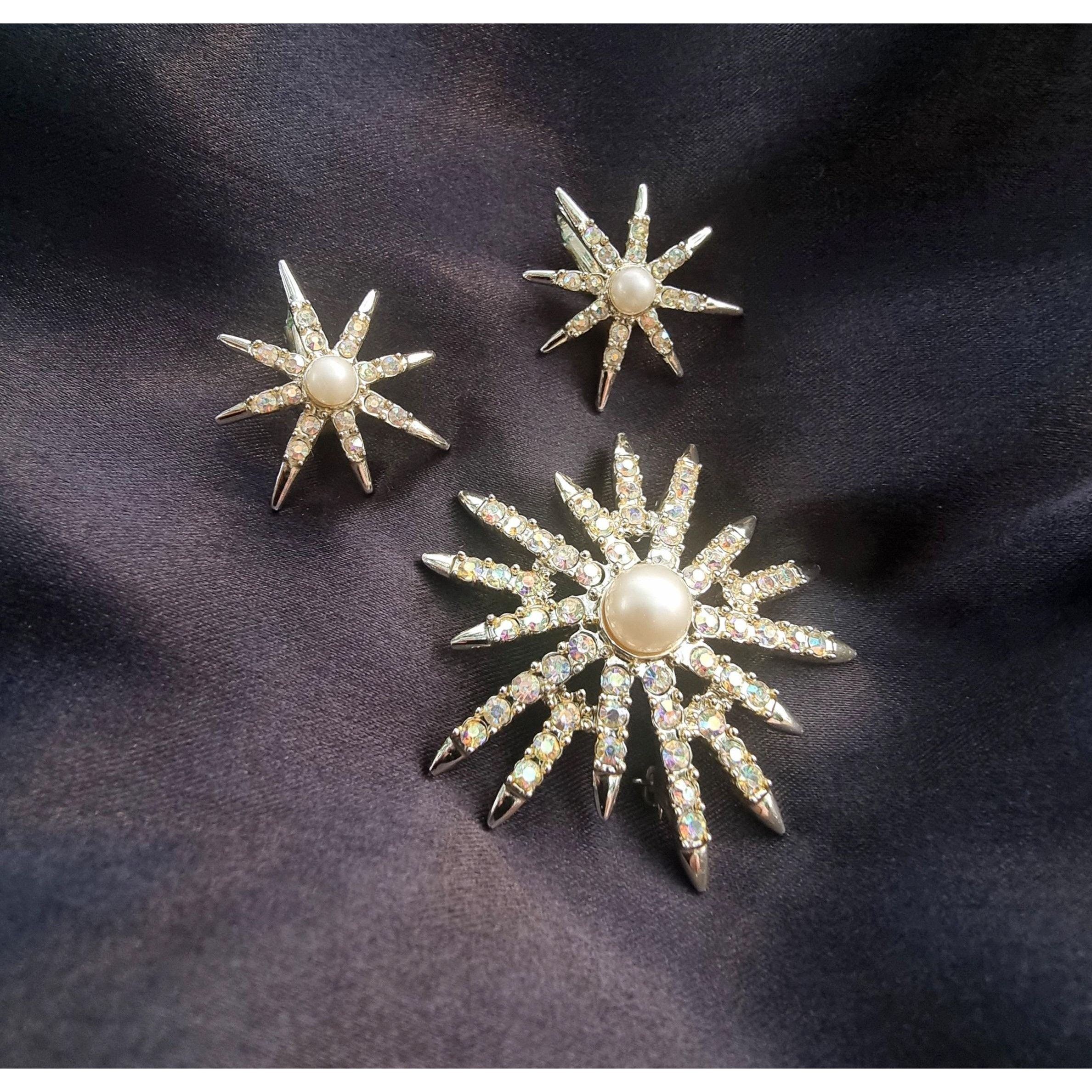 Vintage Vintage EMMONS Signed Sparkly Rhineatone Pearls Star Burst P Size ONE SIZE - 3 Thumbnail