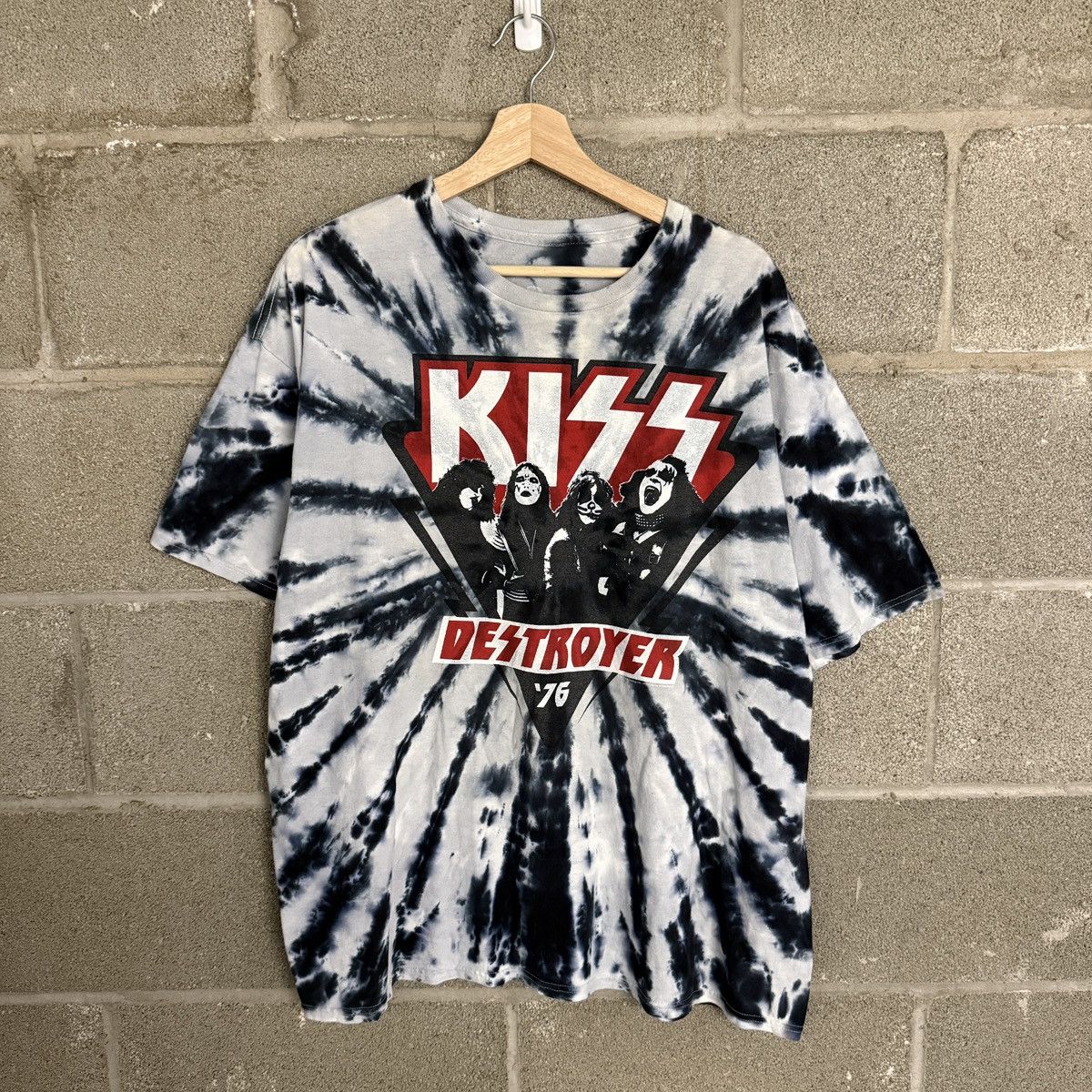 Other Liquid Blue Kiss Destroyer 2016 Black White T-Shirt Mens XXL Size US XXL / EU 58 / 5 - 1 Thumbnail