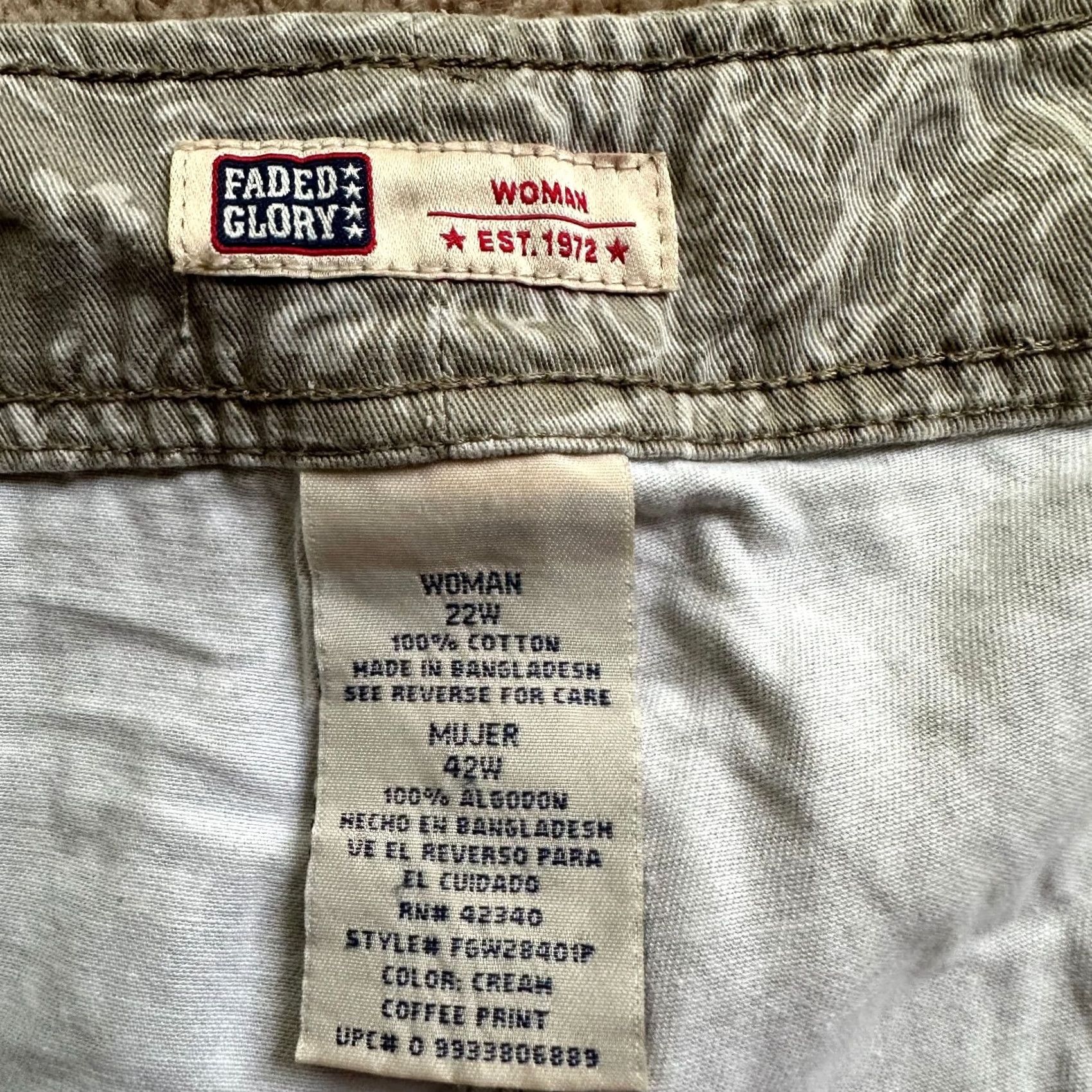 Faded Glory Faded Glory Pants Womens 22W Capri High Rise Floral Light Green Size 40" / US 18 - 4 Thumbnail