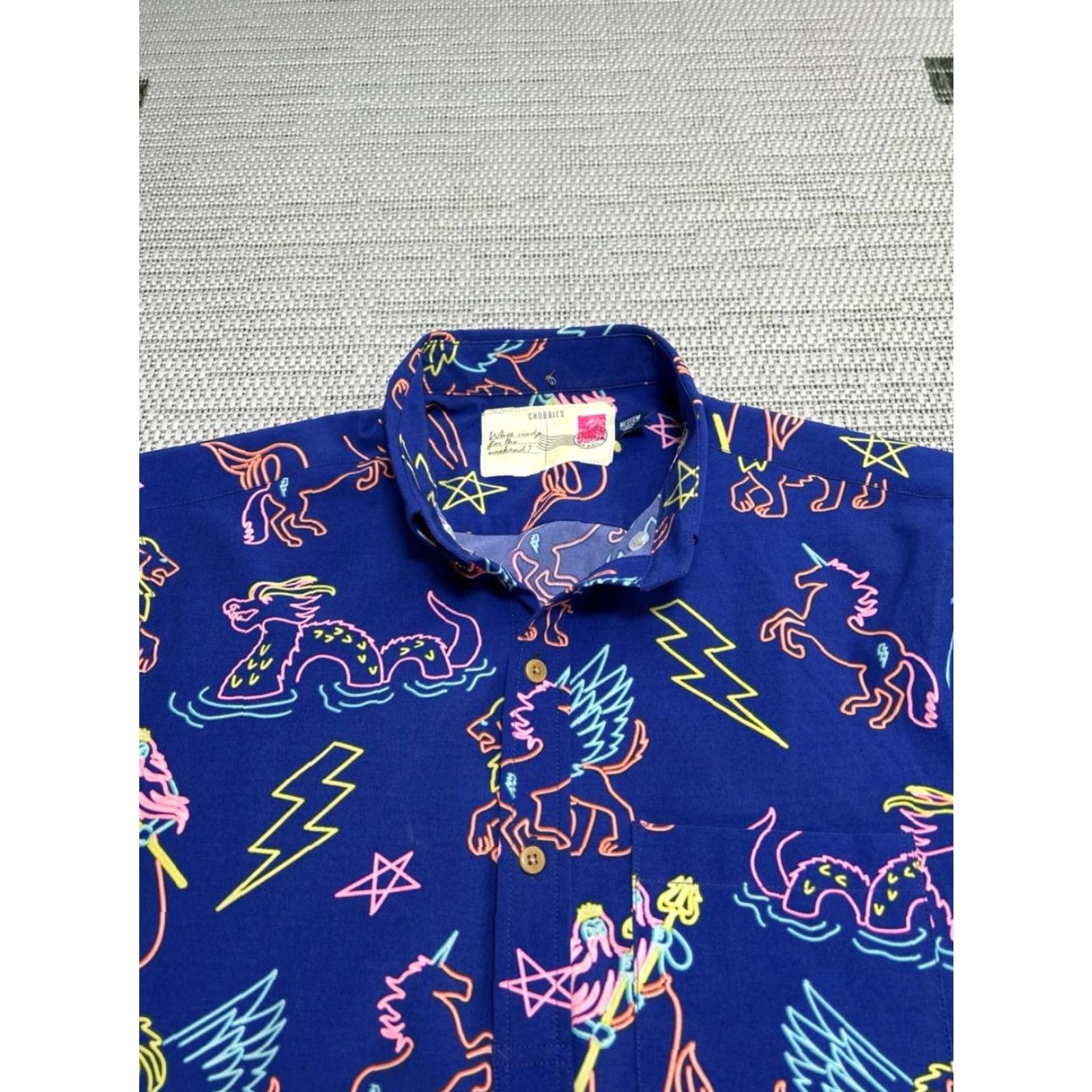 Chubbies Chubbies The Neon Lights Friday Shirt Mens Medium Blue Geometric Print Weekend Size US M / EU 48-50 / 2 - 3 Thumbnail