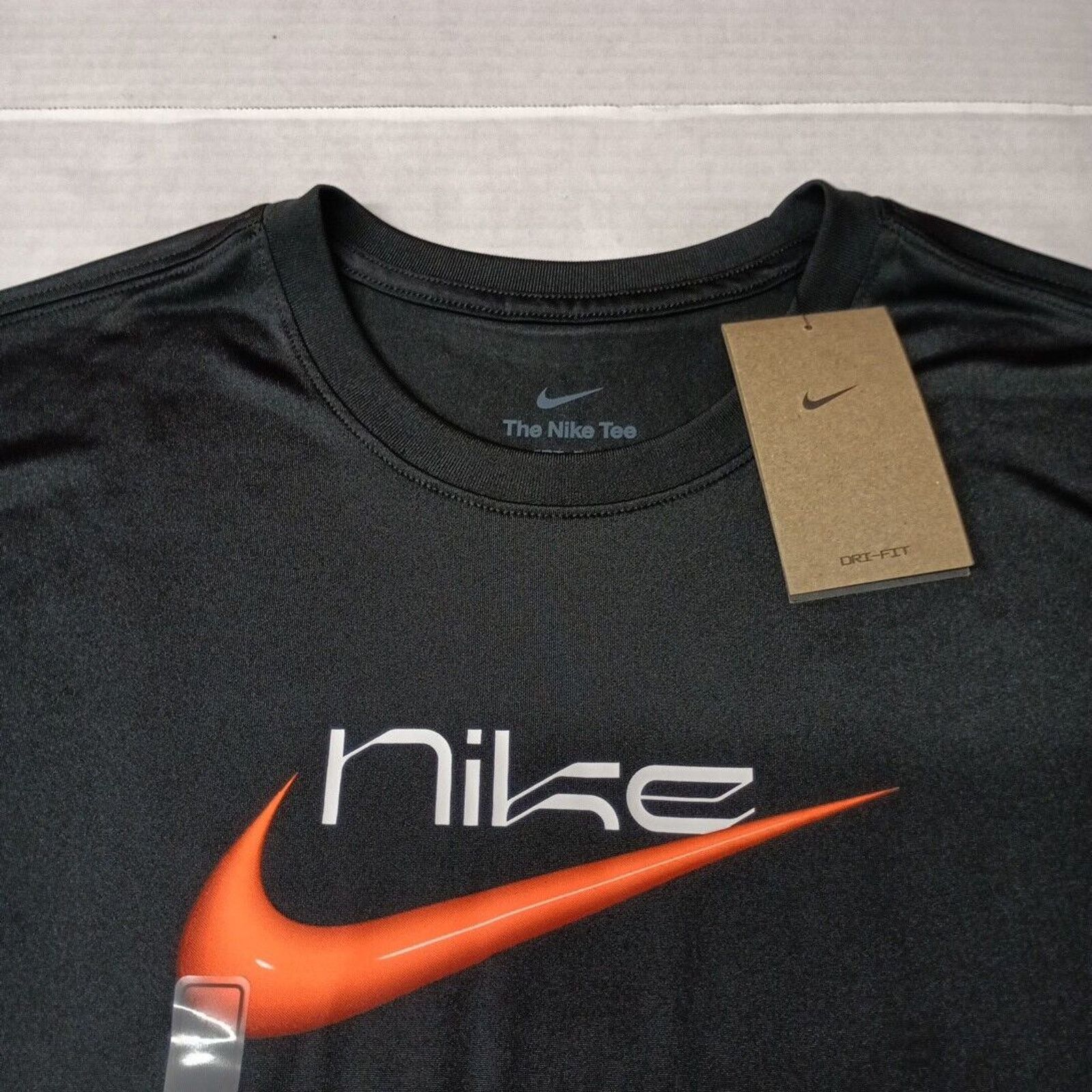 Nike Nike Basketball "Worldwide Wordsmith" T-Shirt Men's L Black Size US L / EU 52-54 / 3 - 3 Thumbnail