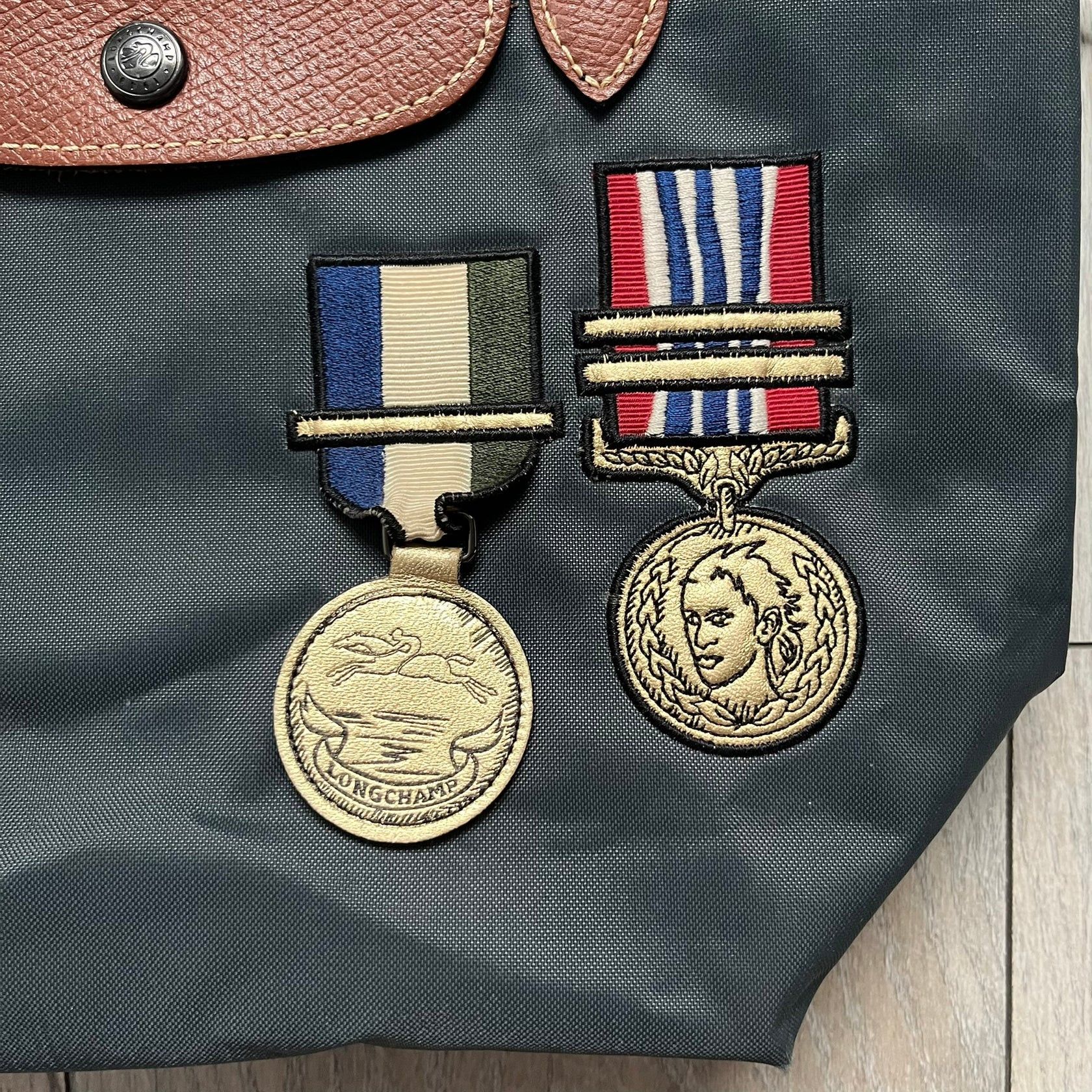Jeremy Scott Longchamp x Jeremy Scott 2009 Medals Pliage Small Handbag Size ONE SIZE - 2 Thumbnail