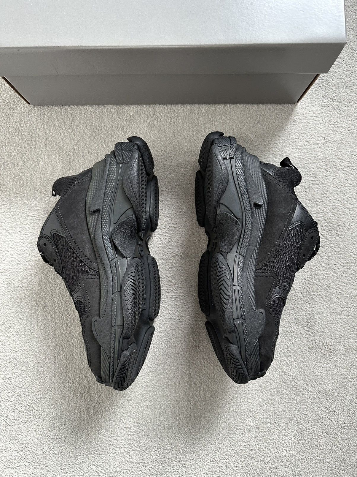 Balenciaga Balenciaga Triple S Black Size US 7 / EU 40 - 8 Thumbnail