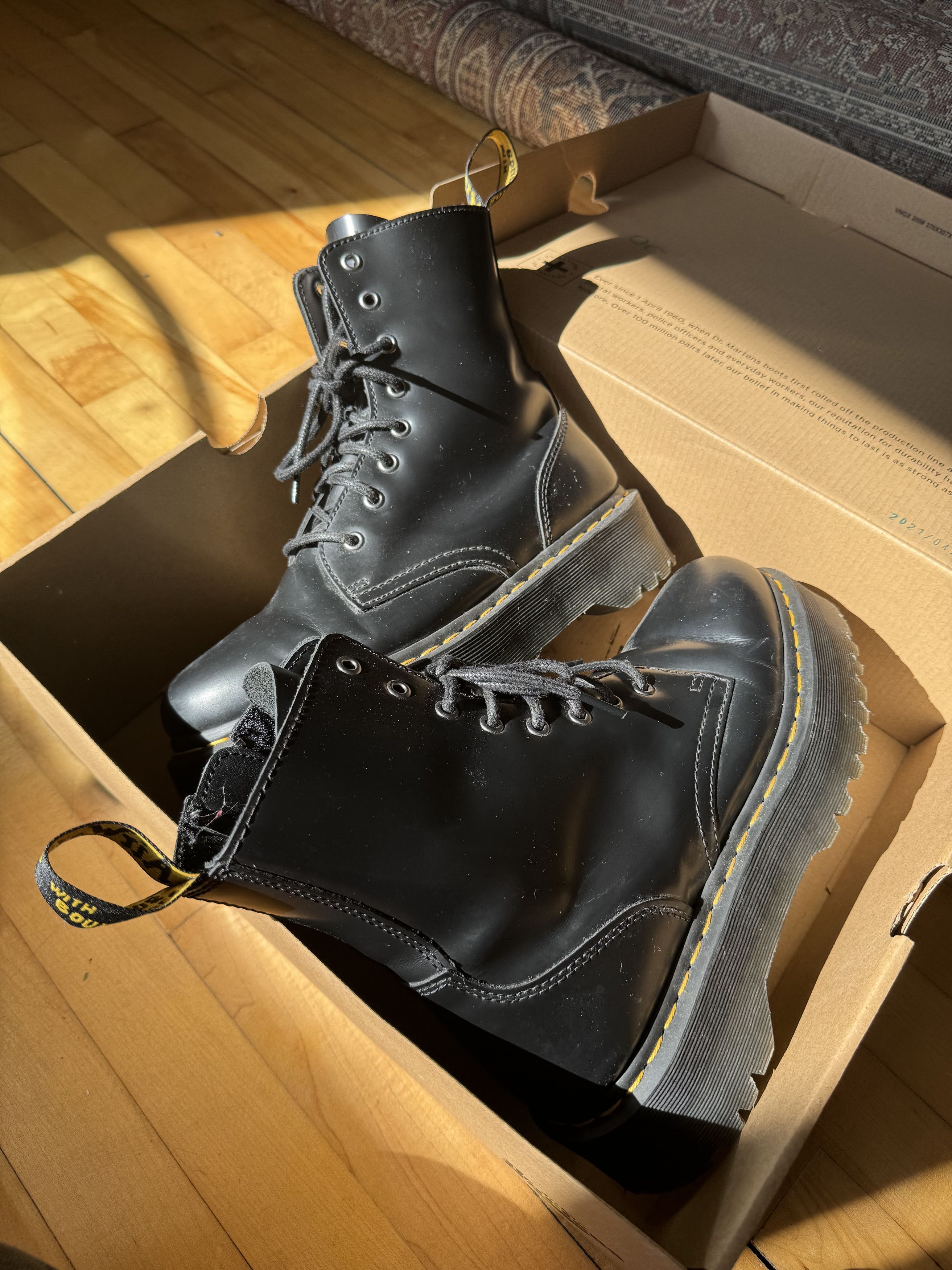 Dr. Martens Dr Martens Jadon Size US 9 / EU 42 - 2 Thumbnail