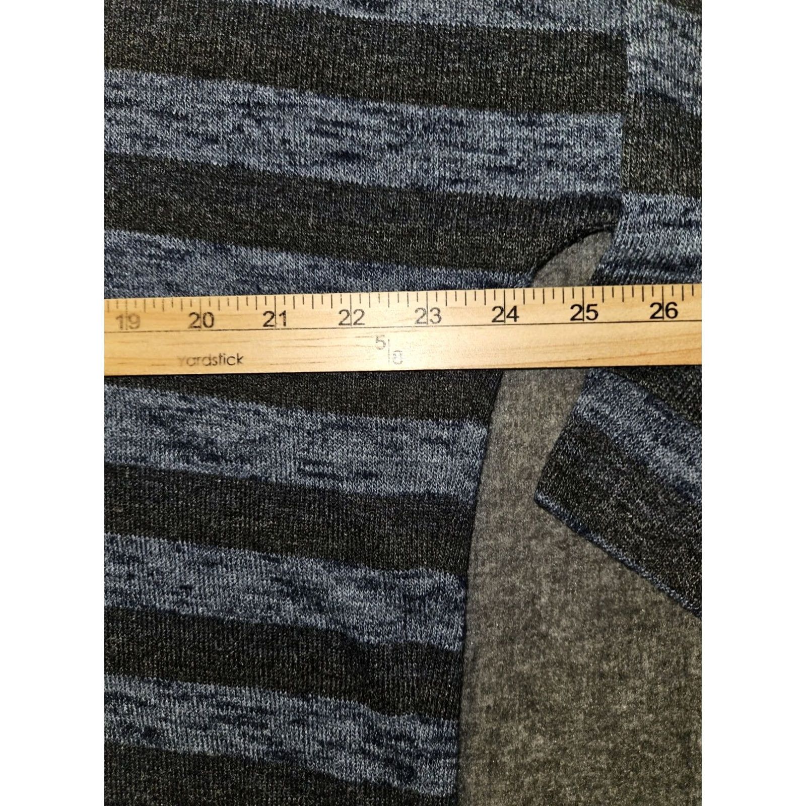 American Eagle Outfitters VINTAGE? American Eagle Sweater Women's M Blue Striped V-Neck Lightweight Oversized Pullover Shirt Womens Size M / US 6-8 / IT 42-44 - 3 Thumbnail