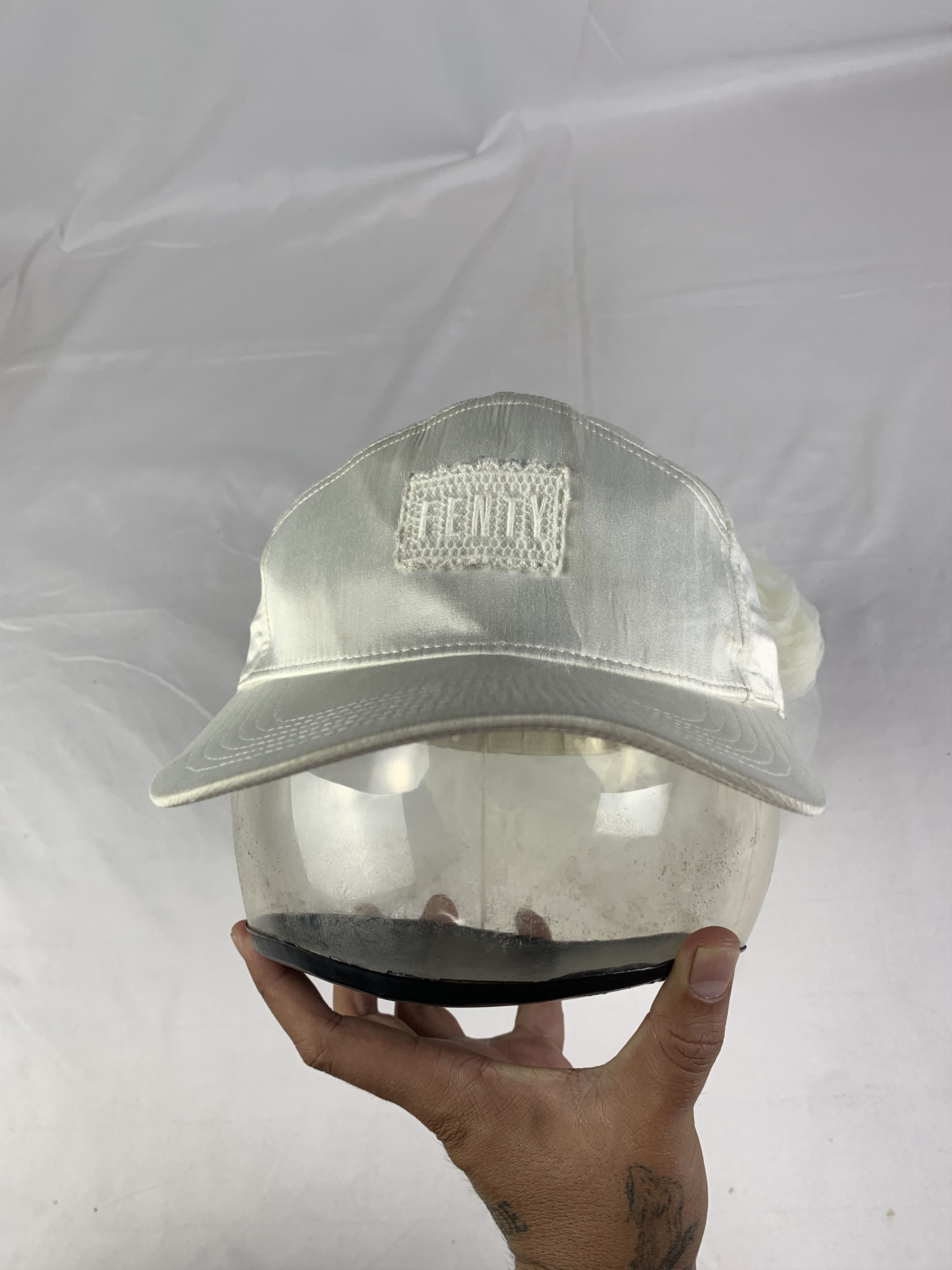 Fenty × Puma PUMA x FENTY by Rihanna White Bow Camp Cap (OSFA) Size ONE SIZE - 5 Thumbnail