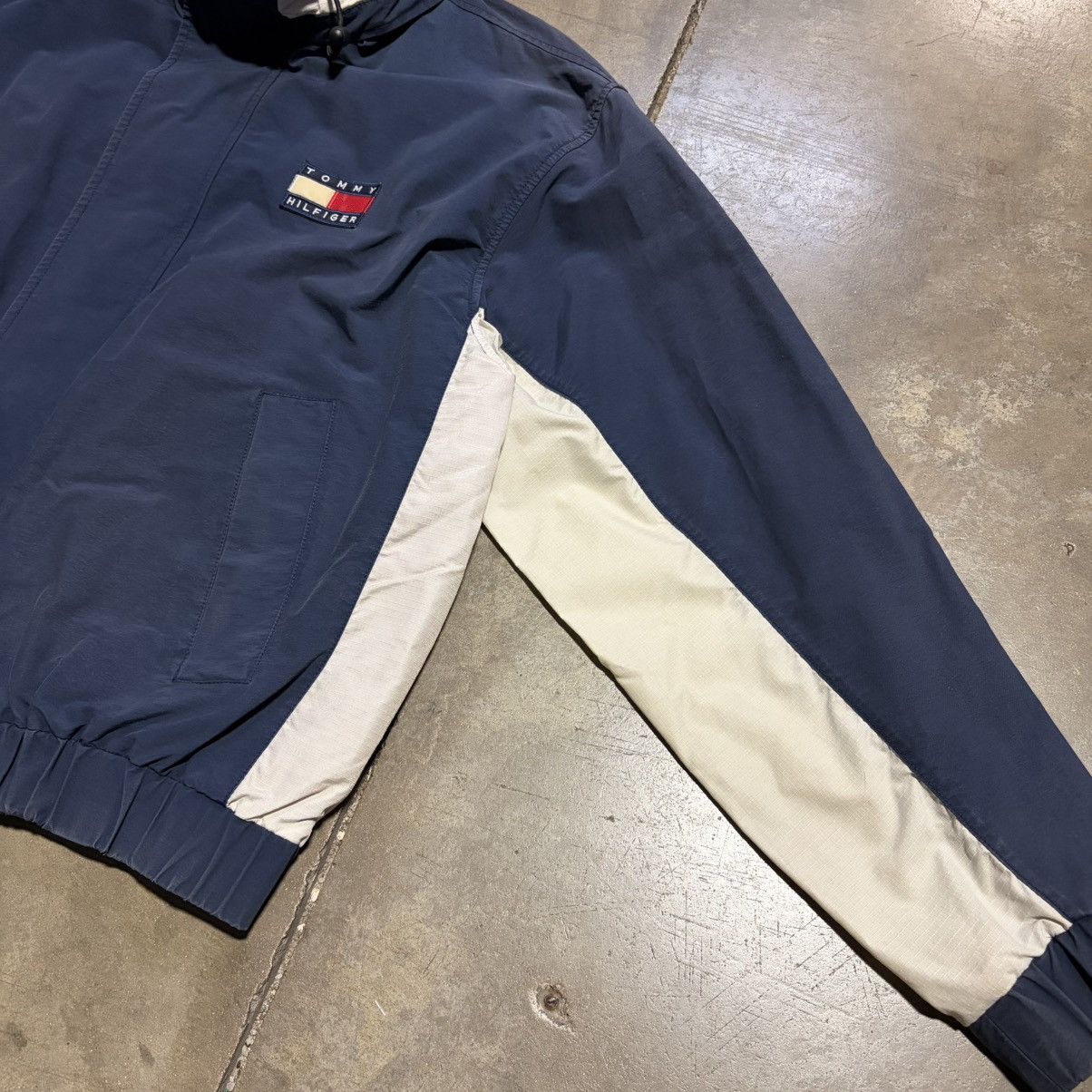 Tommy Hilfiger Vintage Tommy Hilfiger Jacket Lightweight Sailing Logo 90s Size US XL / EU 56 / 4 - 4 Thumbnail