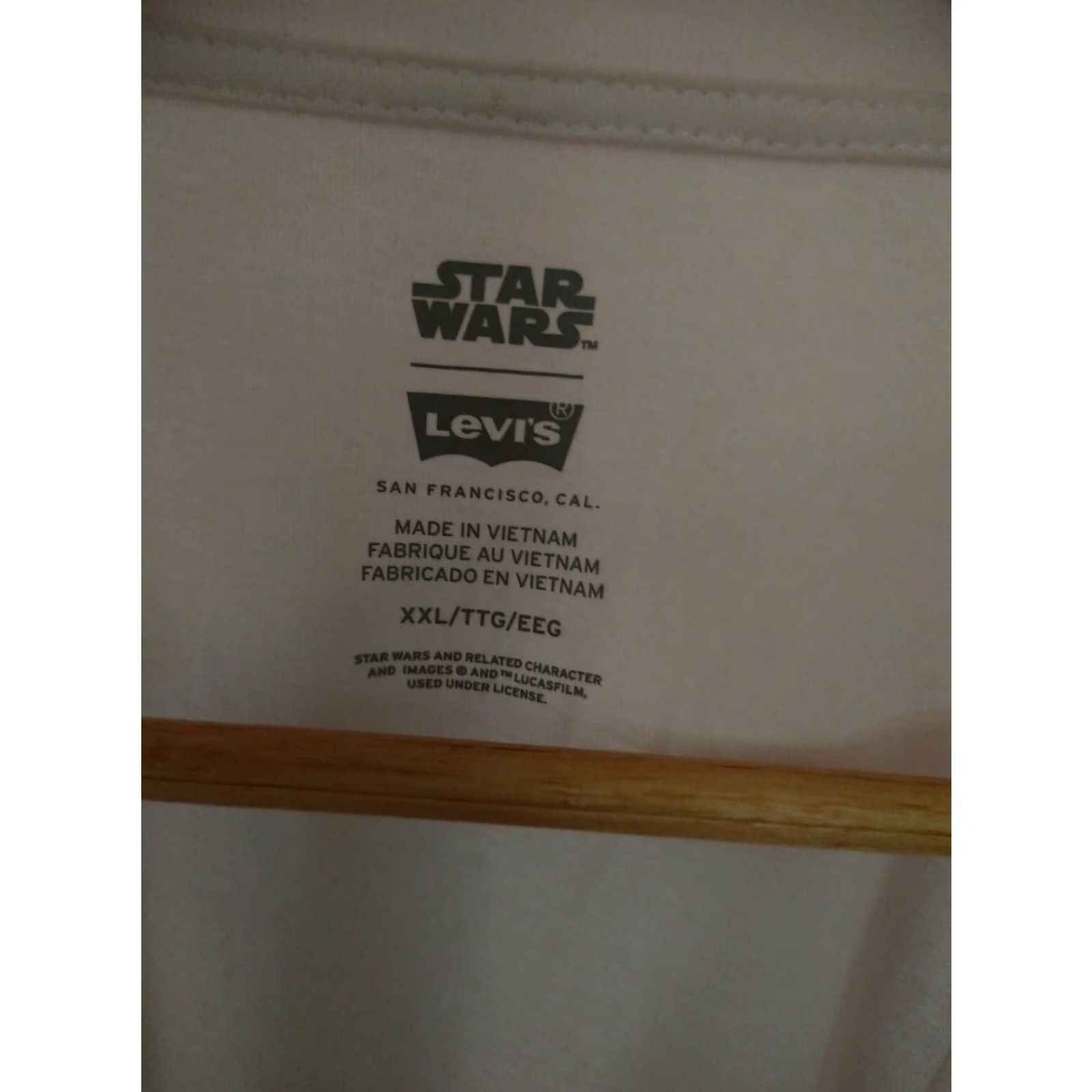 Levi's VINTAGE Star Wars X Levi's Collab T-shirt Chewbacca 2XL Men White Star Wars Mens T-Shirt Size US XXL / EU 58 / 5 - 2 Thumbnail