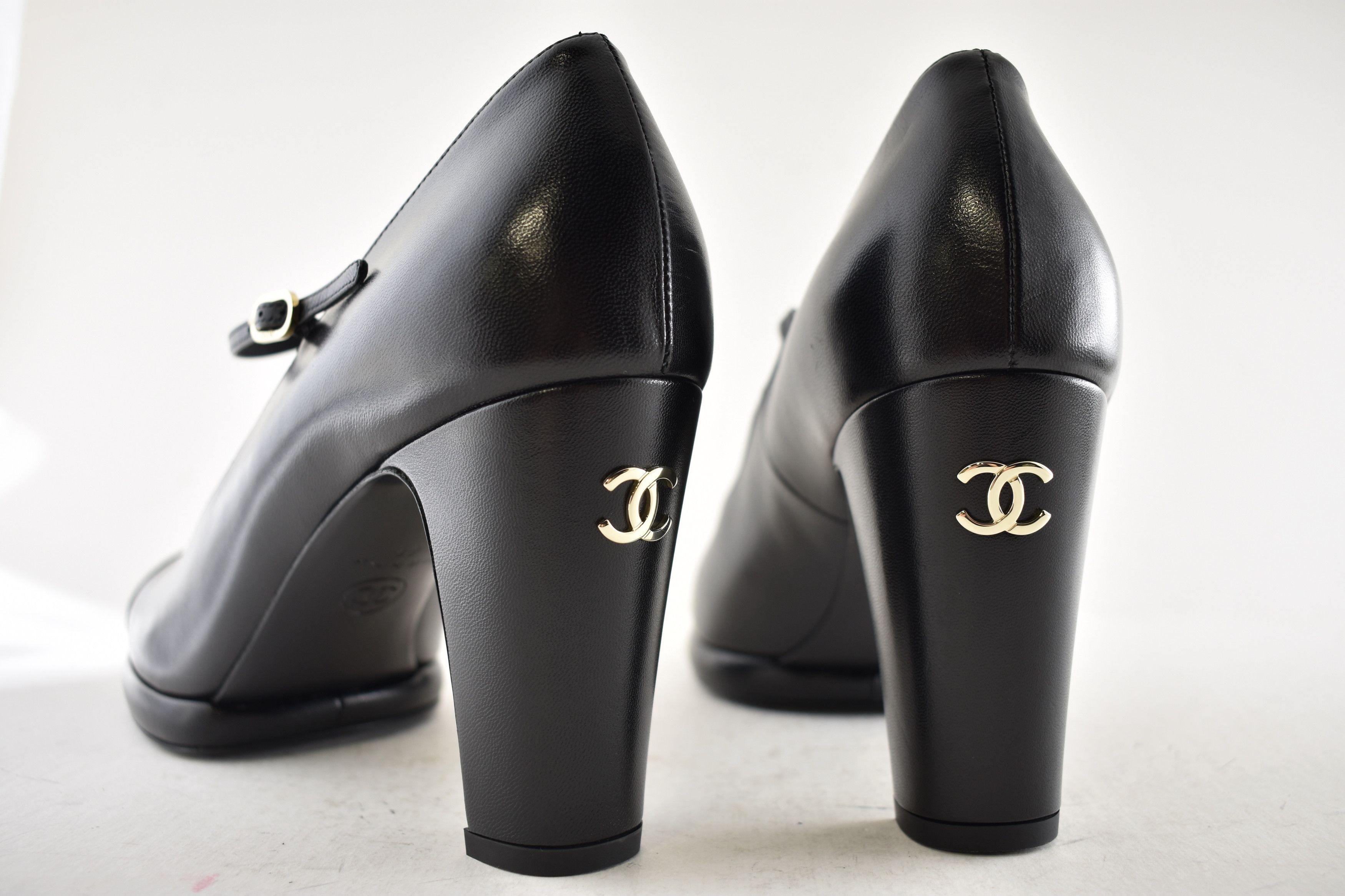 Chanel Chanel 24B CC Logo Ankle Strap Block Heel Platform Pumps 41 Size US 11 / IT 41 - 14 Thumbnail