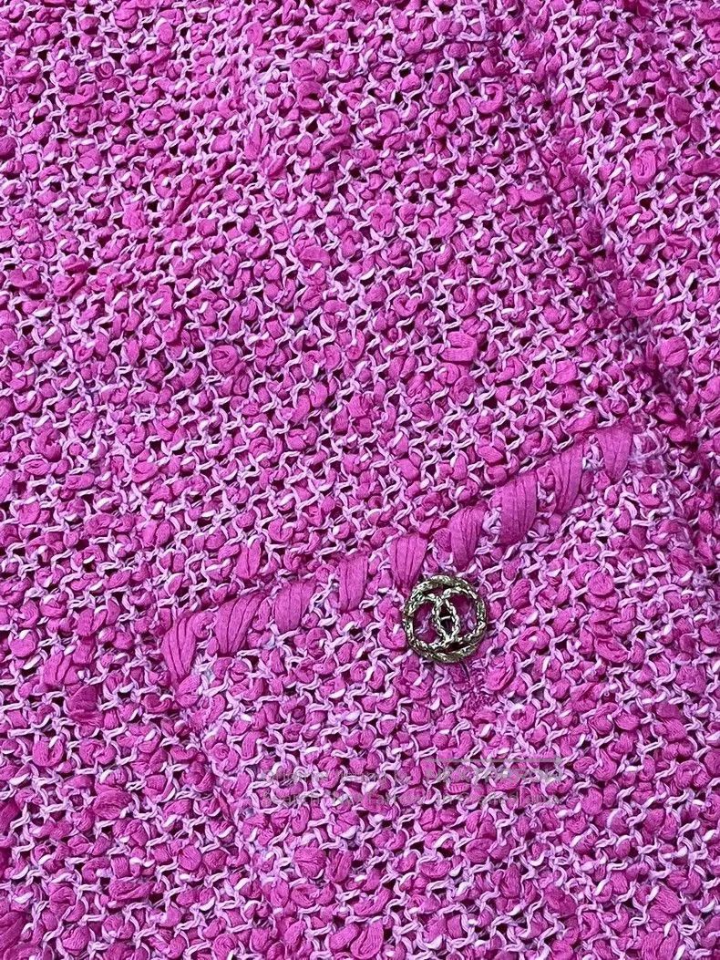 Chanel Chanel Pink V-Neck Knit Jacket. Size US M / EU 48-50 / 2 - 2 Thumbnail