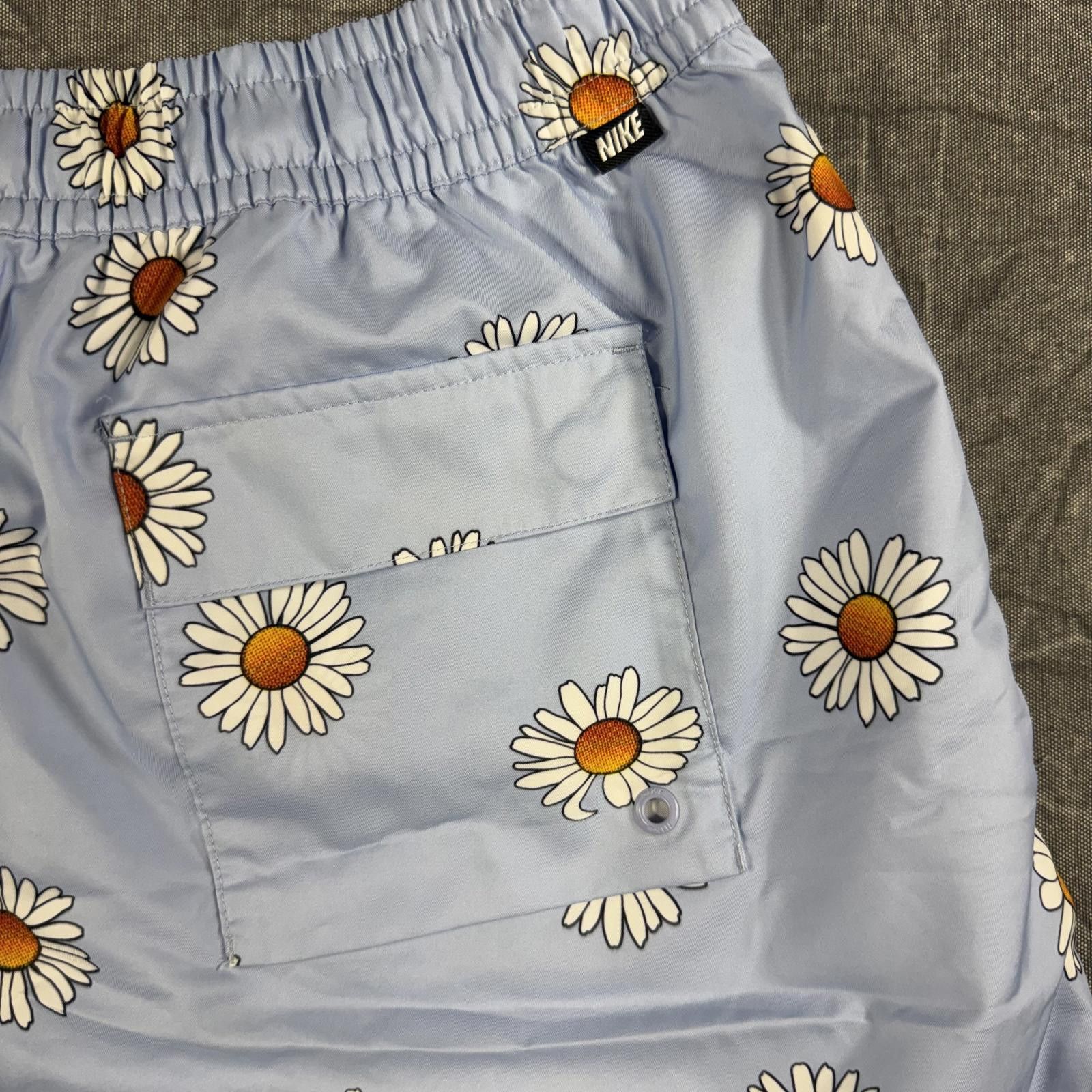 Nike Nike Shorts Men's XL Blue Blue Floral Flower DM6909-548 Size US 36 / EU 52 - 5 Thumbnail
