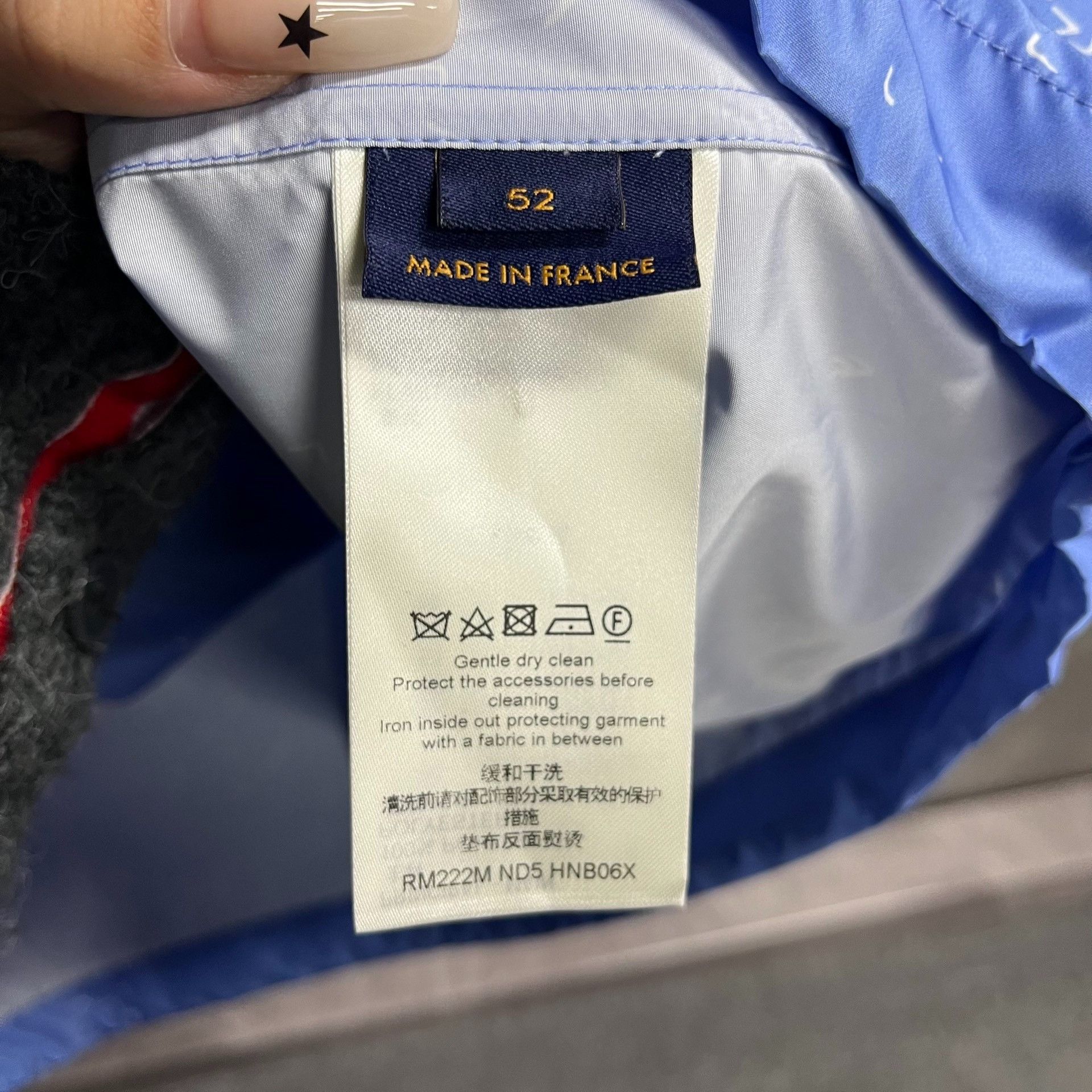 Louis Vuitton Louis Vuitton's latest full blue plaid print windbreaker ja Size US L / EU 52-54 / 3 - 5 Thumbnail