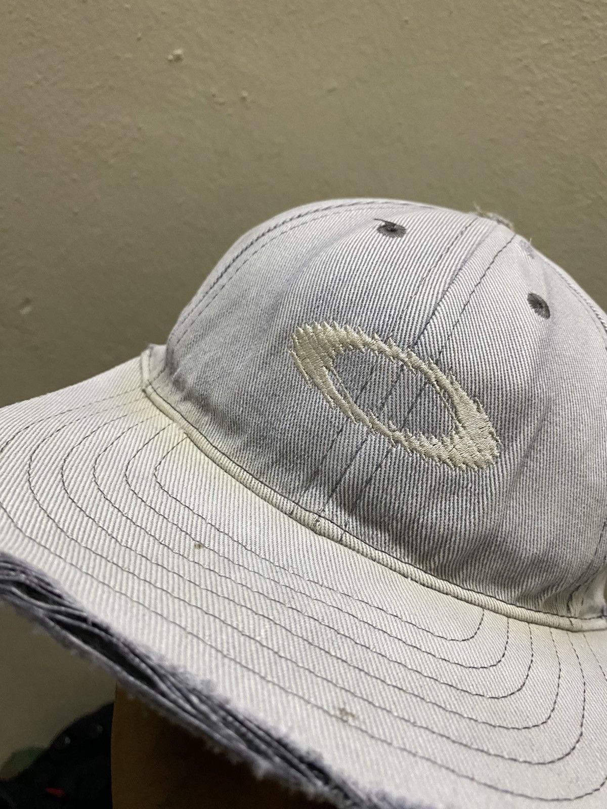 Oakley × Vintage Worn Out Distressed Vintage Oakley software hat Size ONE SIZE - 2 Thumbnail