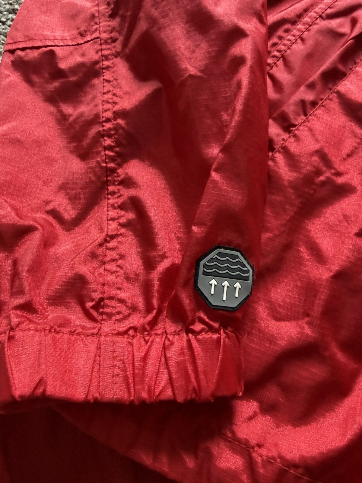Tommy Hilfiger Vintage Tommy Hilfiger Red Windbreaker Jacket Size M Size US M / EU 48-50 / 2 - 3 Thumbnail