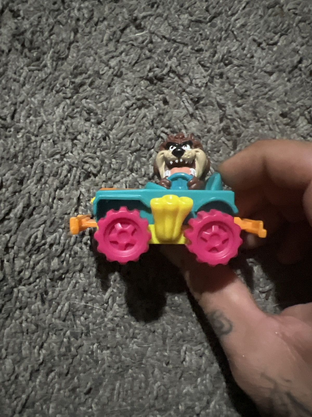 Warner Bros 1992 Warner Bros. Looney Tunes Taz Tornado Tracker Figure Size ONE SIZE - 3 Thumbnail