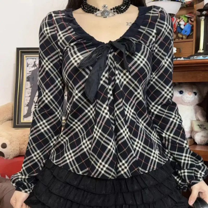 Burberry Burberry Spring Autumn Plaid Long Sleeve T-Shirt Size M / US 6-8 / IT 42-44 - 1 Thumbnail