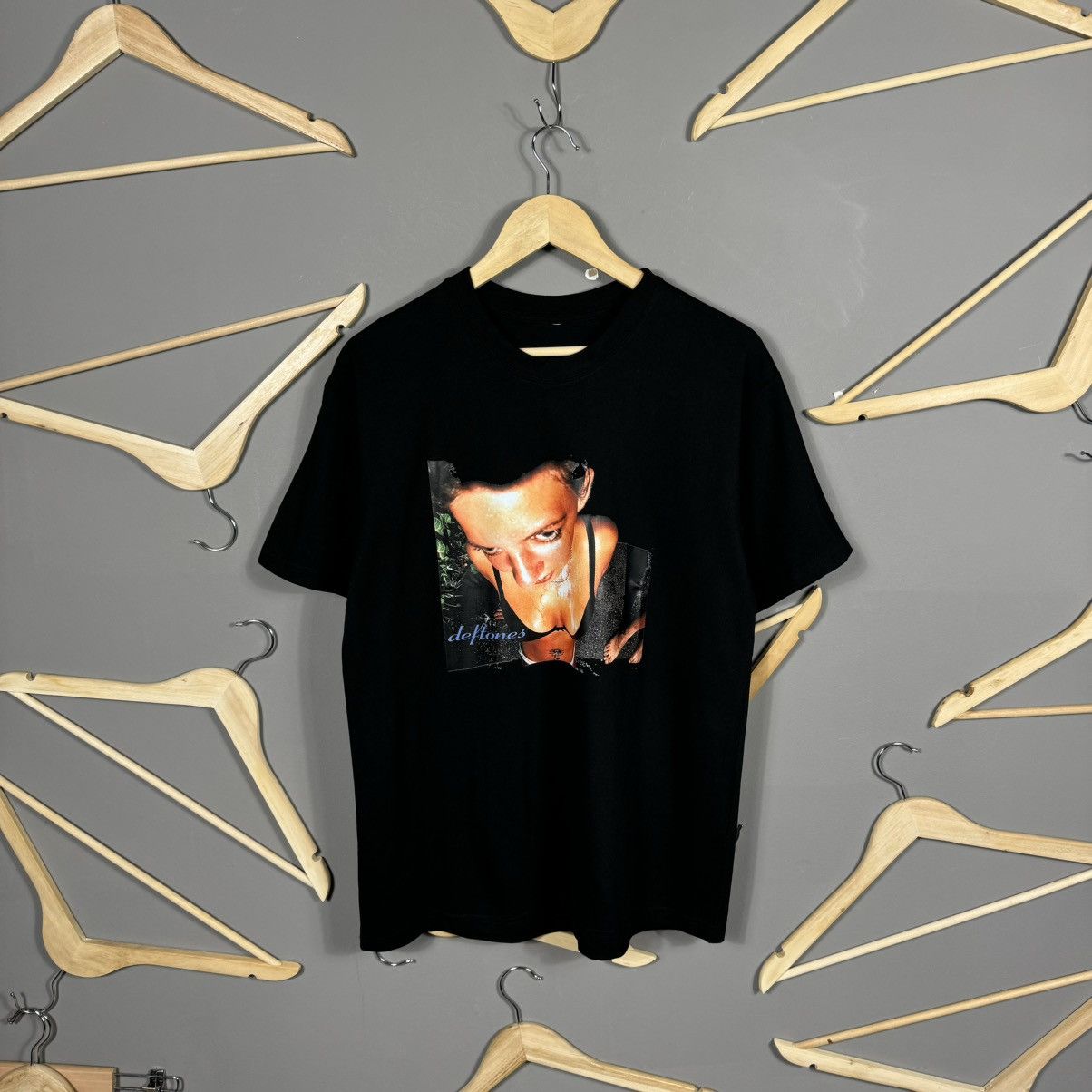 Band Tees Deftones Glossy Girl Print Band T-shirt Size US L / EU 52-54 / 3 - 1 Thumbnail