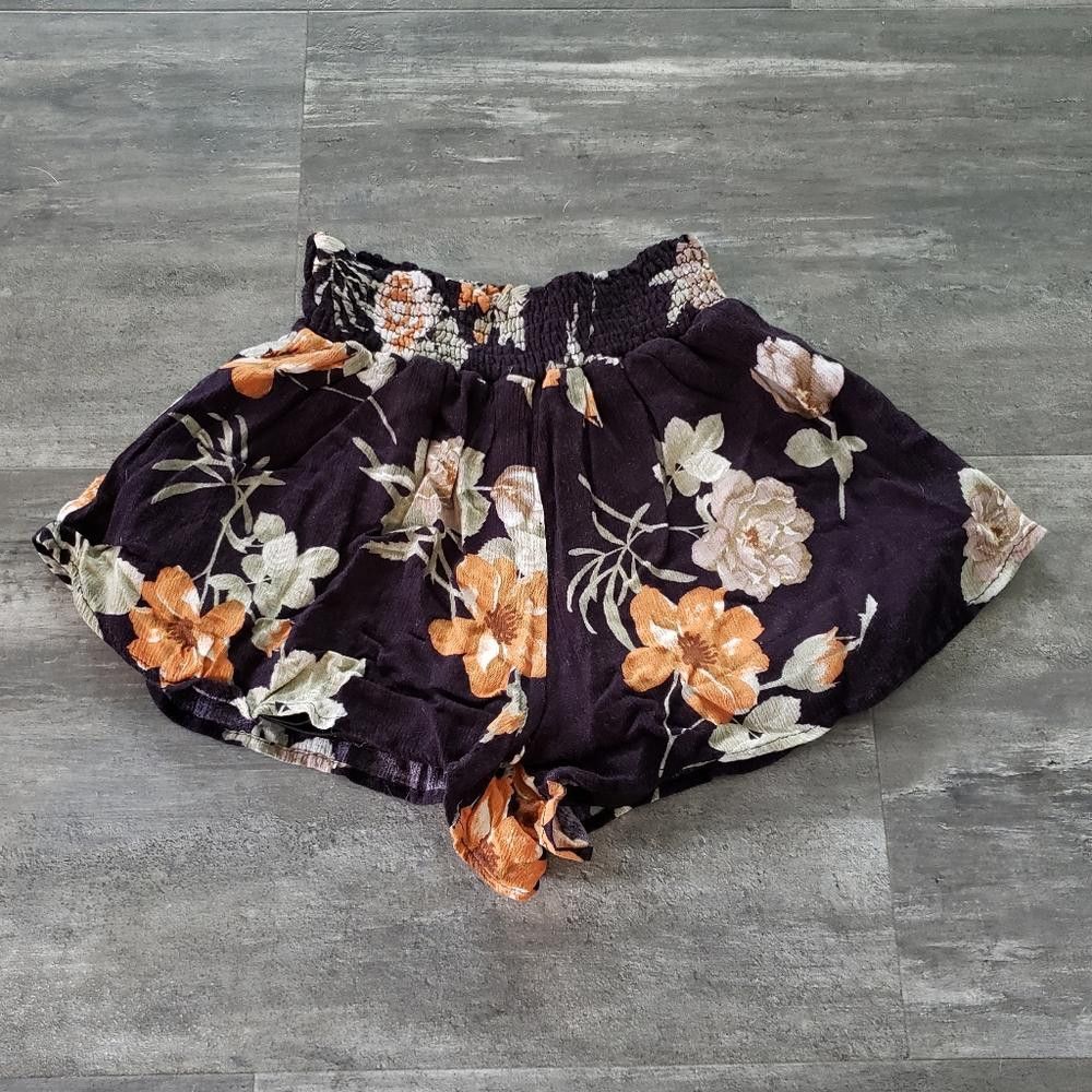 Fashion Nova Black Orange Floral Fashion Nova Short Size 28" / US 6 / IT 42 - 2 Thumbnail