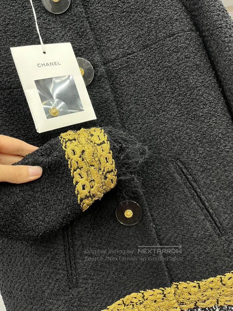 Chanel Chanel Metiers D'Art Black Jacket. Size US M / EU 48-50 / 2 - 2 Thumbnail