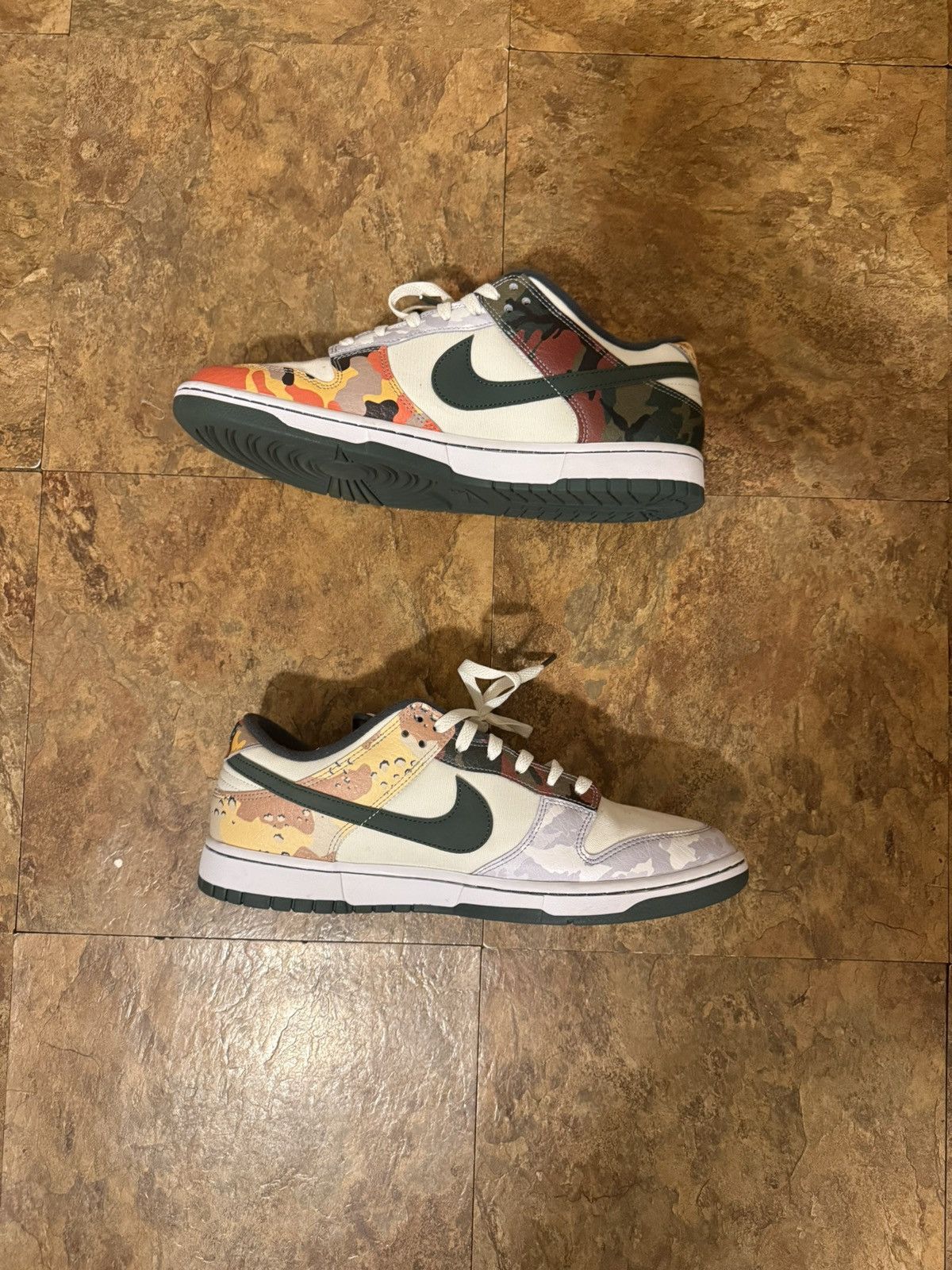 Nike Nike Dunk Low Se Size US 13 / EU 46 - 2 Thumbnail