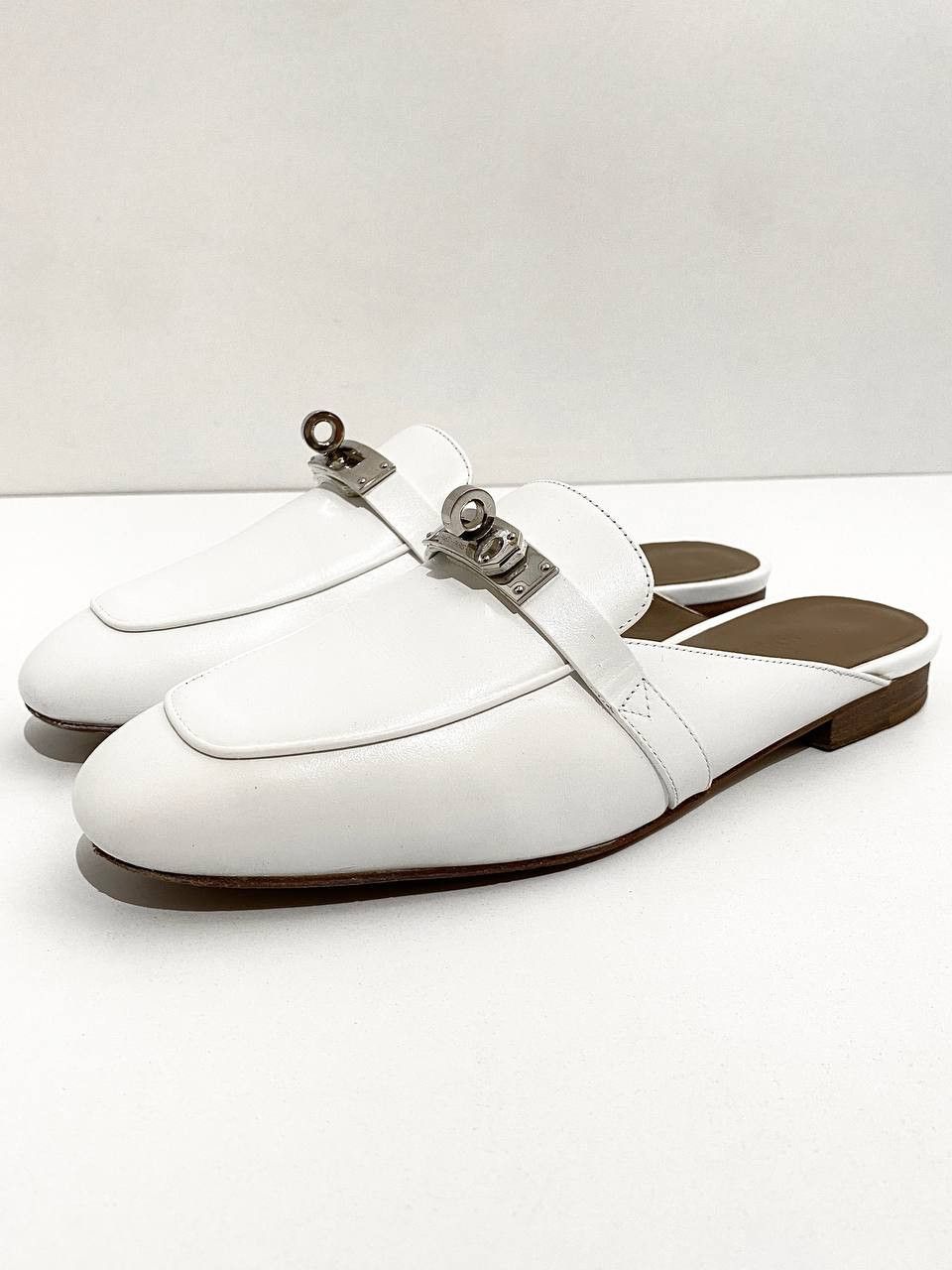 Hermes Hermes Kelly Buckle Logo White Leather Oz Flat Mules Shoes Size US 5 / IT 35 - 3 Thumbnail