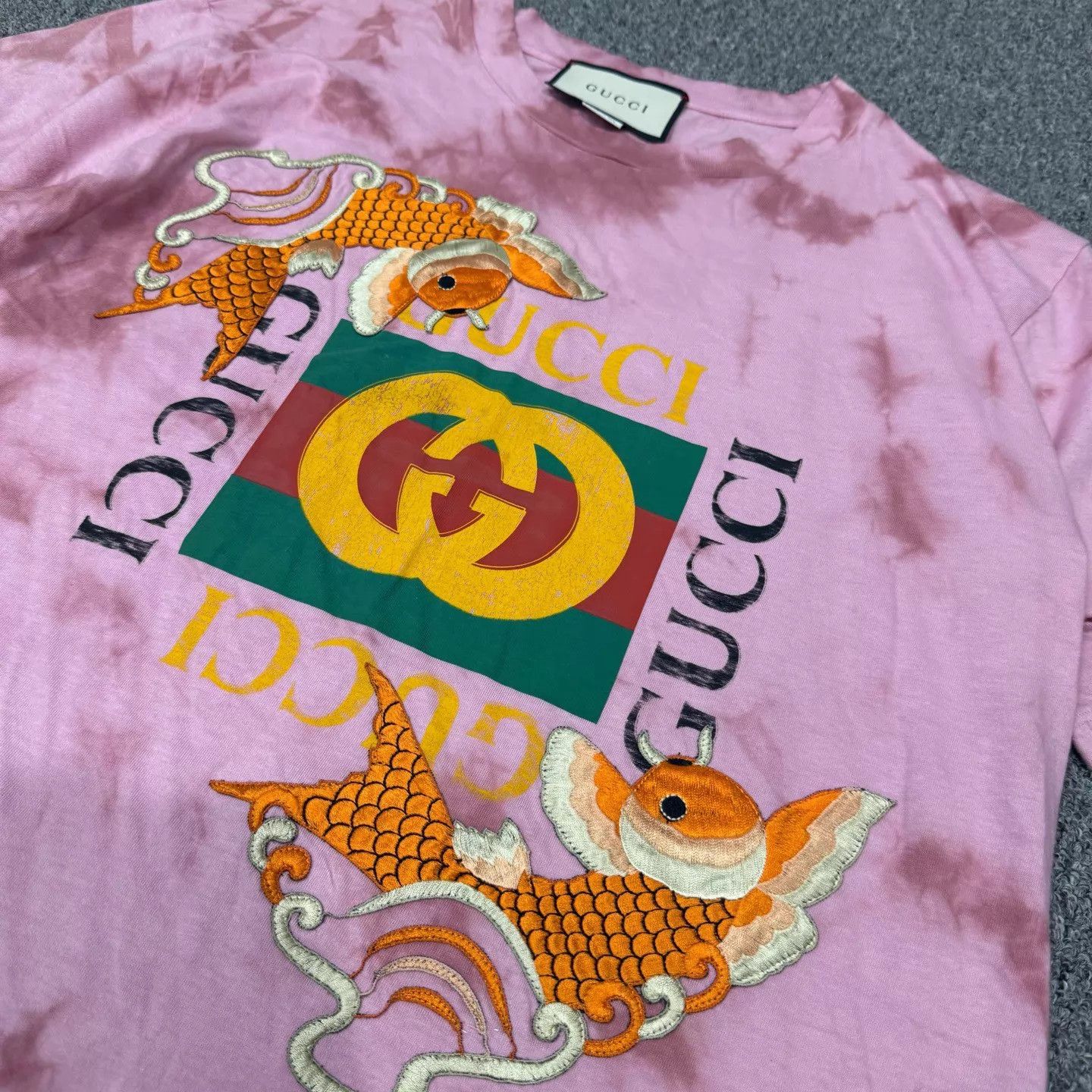 Gucci Gucci Classic Koi Embroidered Pink Tie-Dye Short Sleeve Size US S / EU 44-46 / 1 - 3 Thumbnail