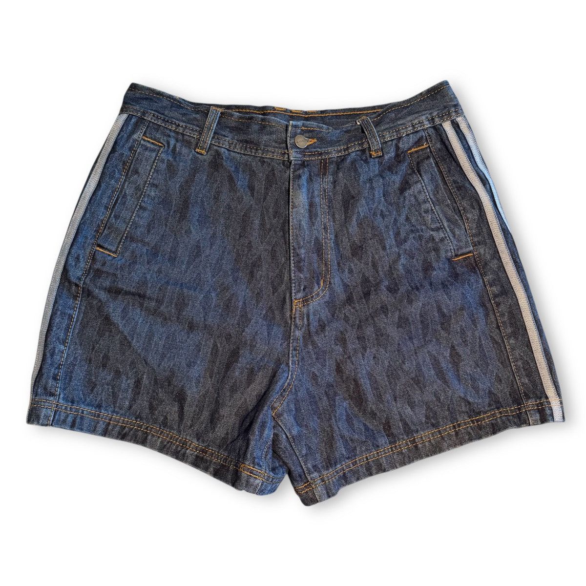 Adidas × Ivy Park adidas Originals Ivy Park Monogram Dark Denim Shorts H61702 Size US 30 / EU 46 - 3 Thumbnail