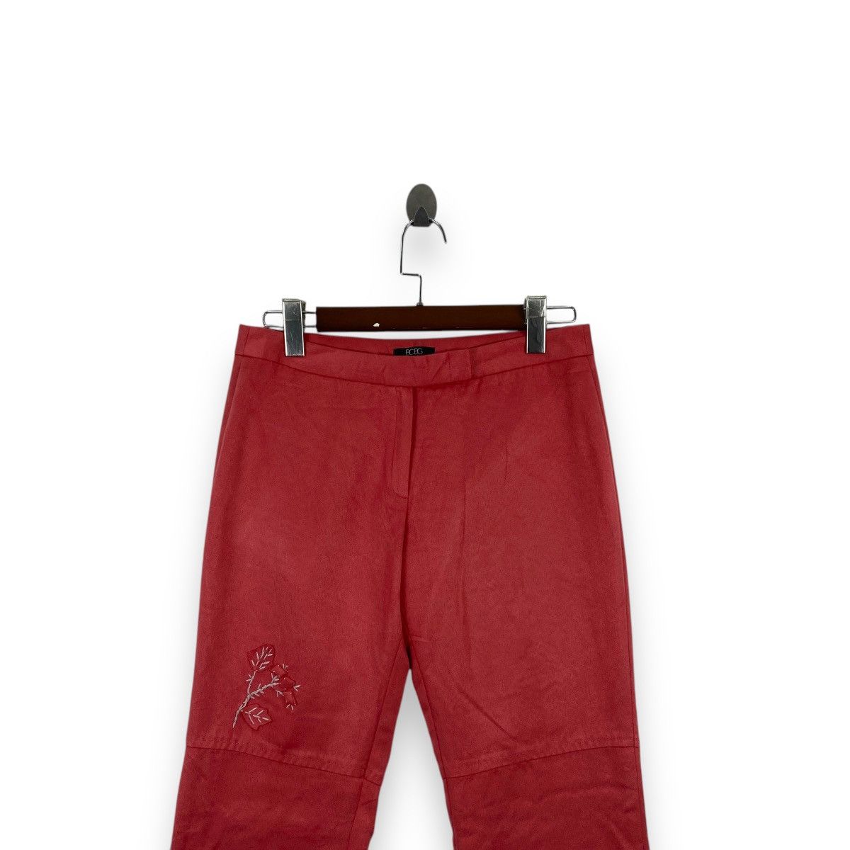 Bcbgmaxazria BCBG MAX AZRIA COLLECTION Women’s Floral Appliqué Detail Red Size 30" / US 8 / IT 44 - 2 Thumbnail
