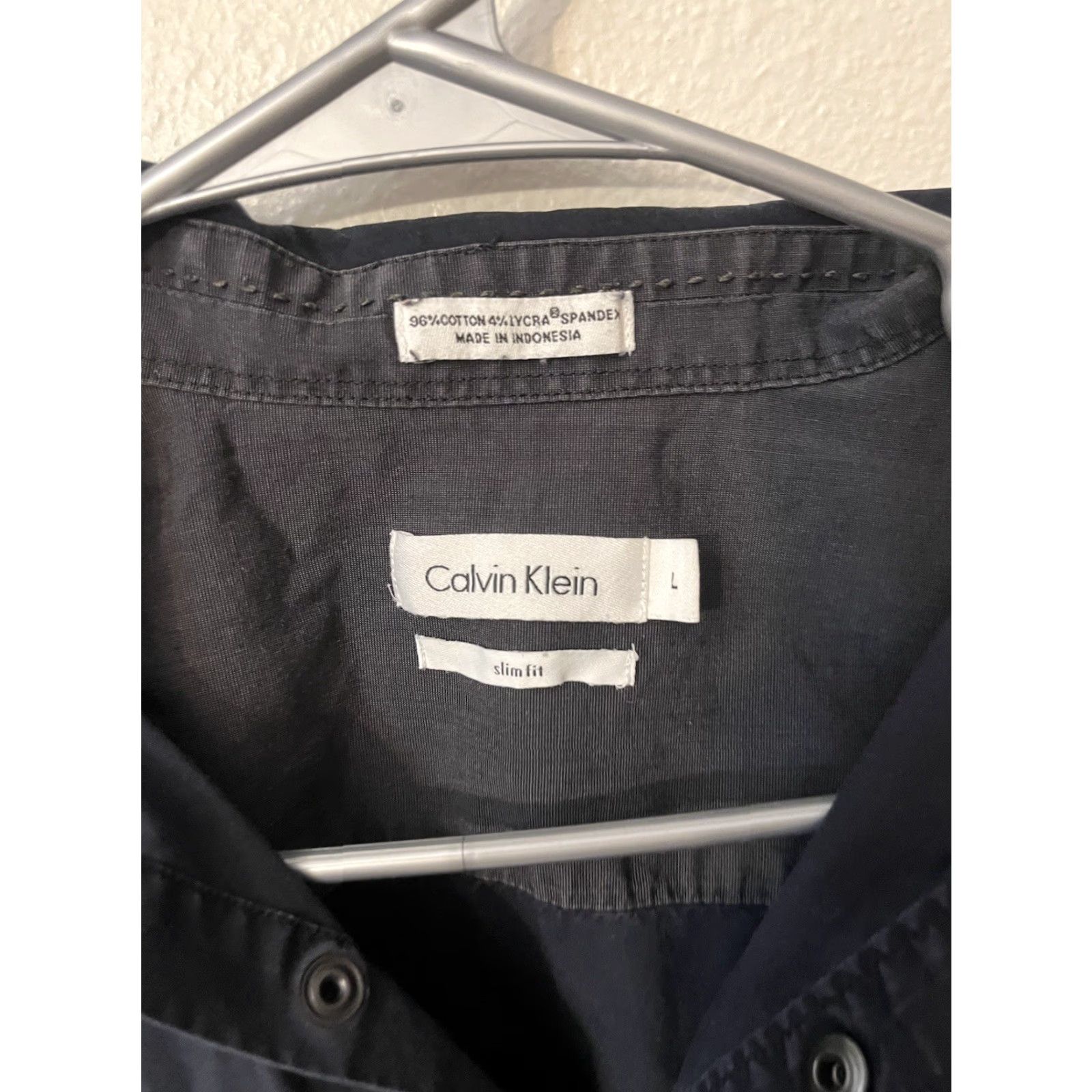 Calvin Klein Calvin Klein Slim Fit Mens Large Solid Short Sleeve Button Up Black Size US 33 - 3 Thumbnail