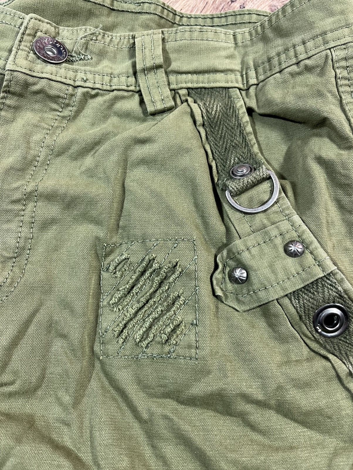 Japanese Brand Vintage Multi pocket Cargo Pants Size US 31 - 13 Thumbnail