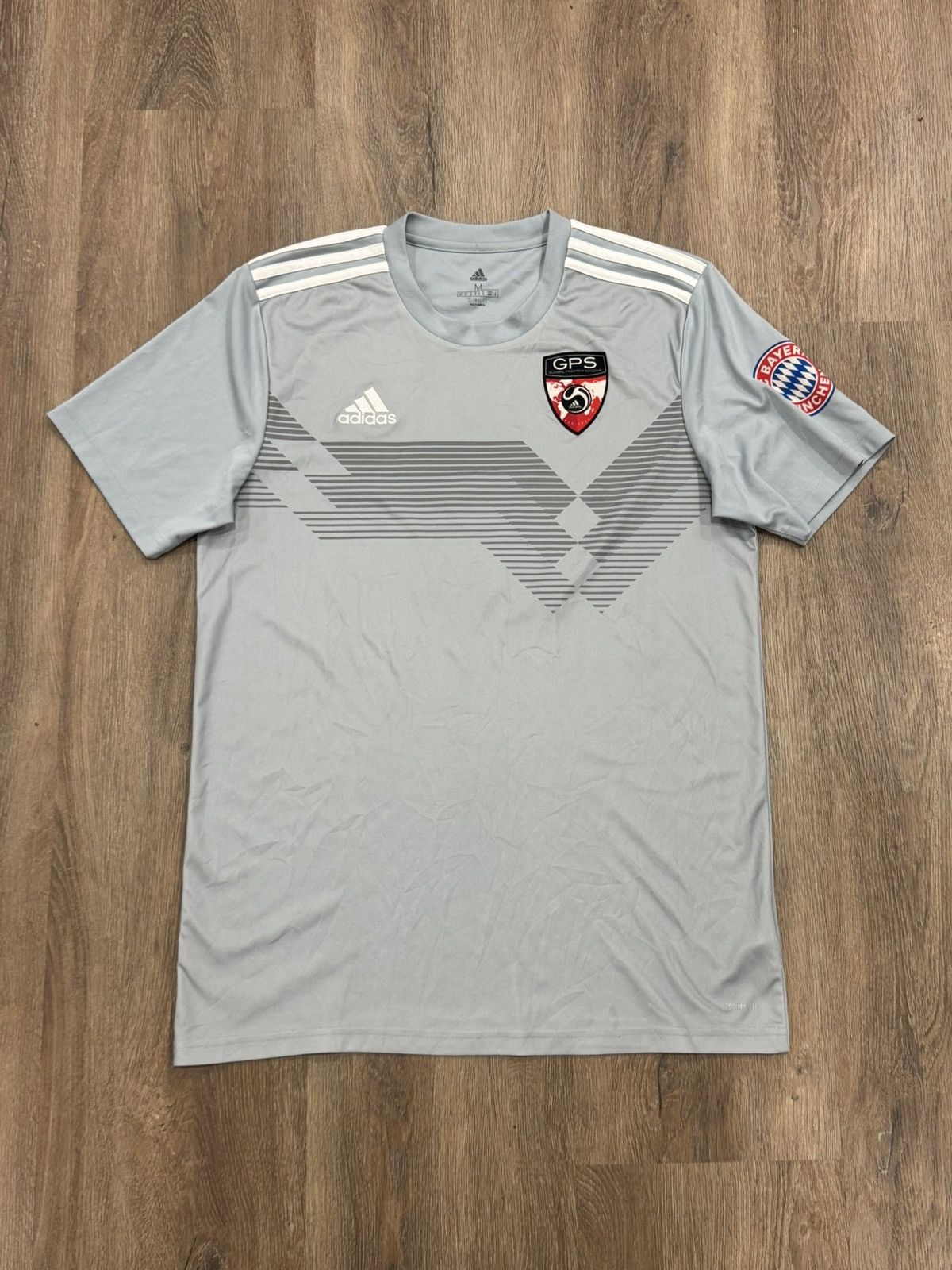 Adidas Adidas Global Premier Soccer FC Bayern Munchen Adidas #2 Size US M / EU 48-50 / 2 - 1 Thumbnail