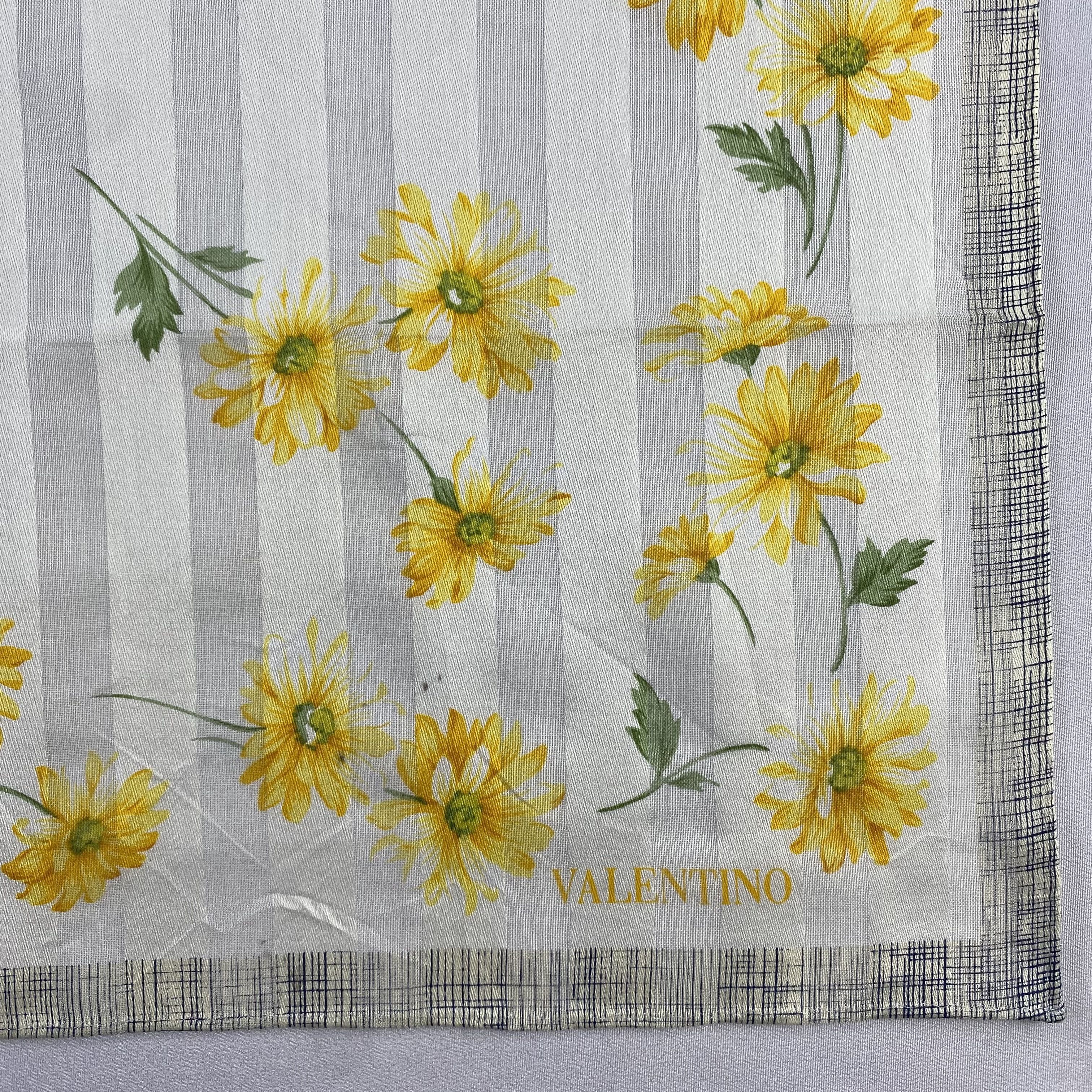 Valentino × Vintage Valentino Handkerchief / Neckerchief / Bandana-P1736 Size ONE SIZE - 3 Thumbnail