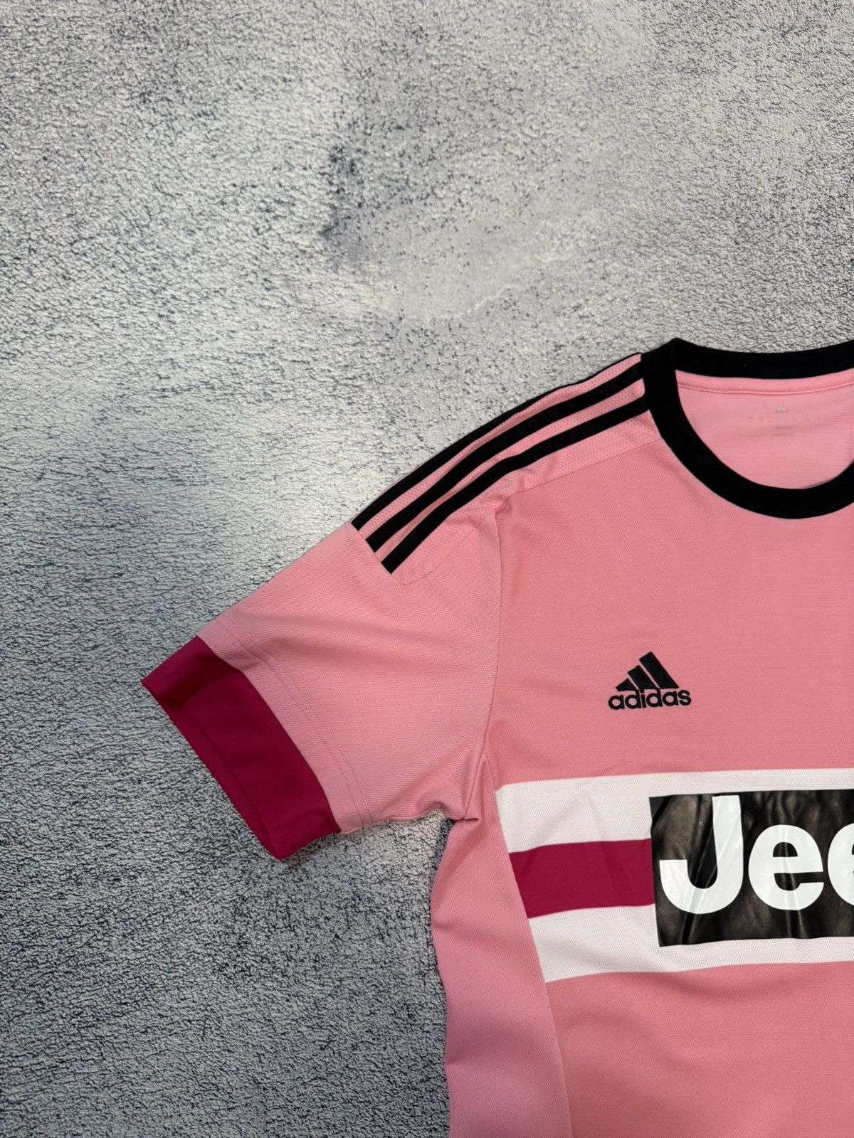 Adidas Juventus Pink Jersey Adidas 2015 2016 Away Drake MenM S12846 Size US M / EU 48-50 / 2 - 2 Thumbnail