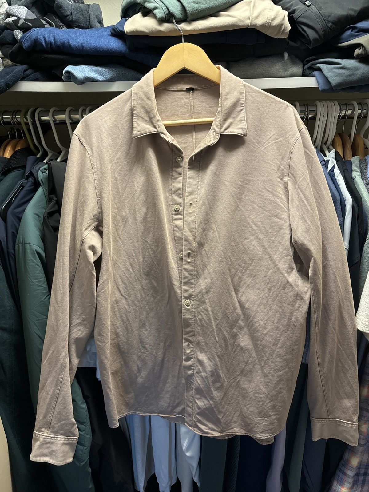 Lululemon Lululemon Commission Tan Large Button Up Size US L / EU 52-54 / 3 - 1 Thumbnail