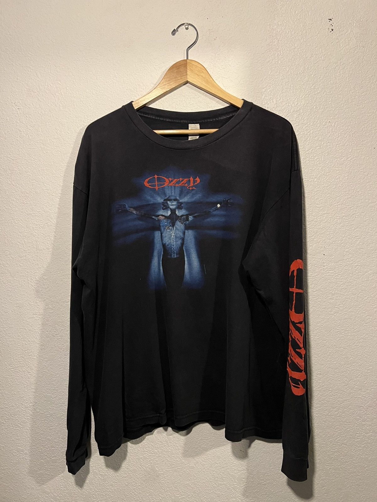 Image of Ozzy Osbourne Concert Tee x Vintage Ozzy Osborne Down To Earth Longsleeve T-Shirt Vintage 2001 in B