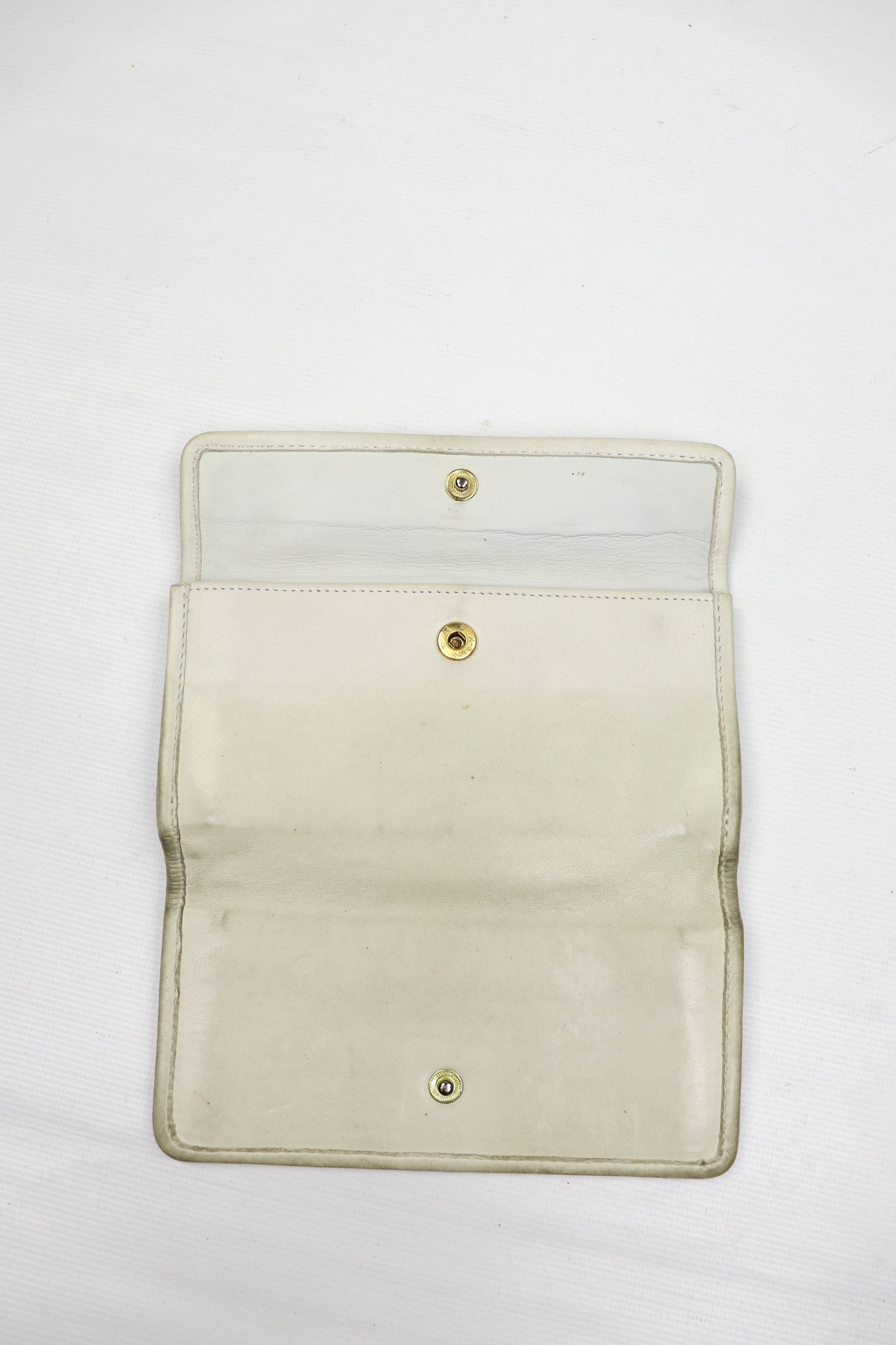 Armani Y2k Vintage Armani Exchange Distressed White Leather Wallet Size ONE SIZE - 4 Thumbnail