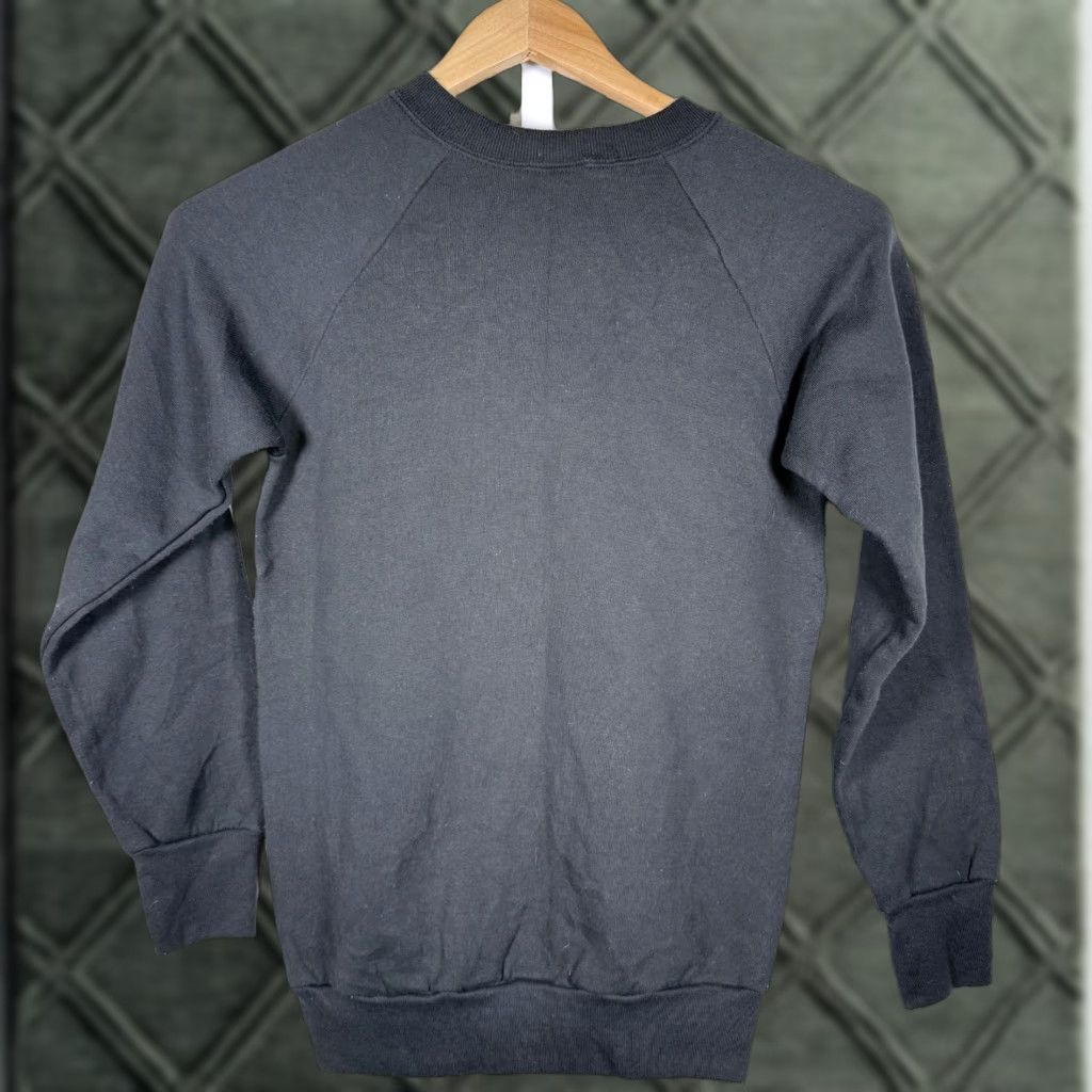 Fruit Of The Loom VINTAGE Fruit of the Loom Sweatshirt Unisex Adults Small Black 90s USA Taj Mahal Logo MAGA Rare Size US S / EU 44-46 / 1 - 1 Thumbnail