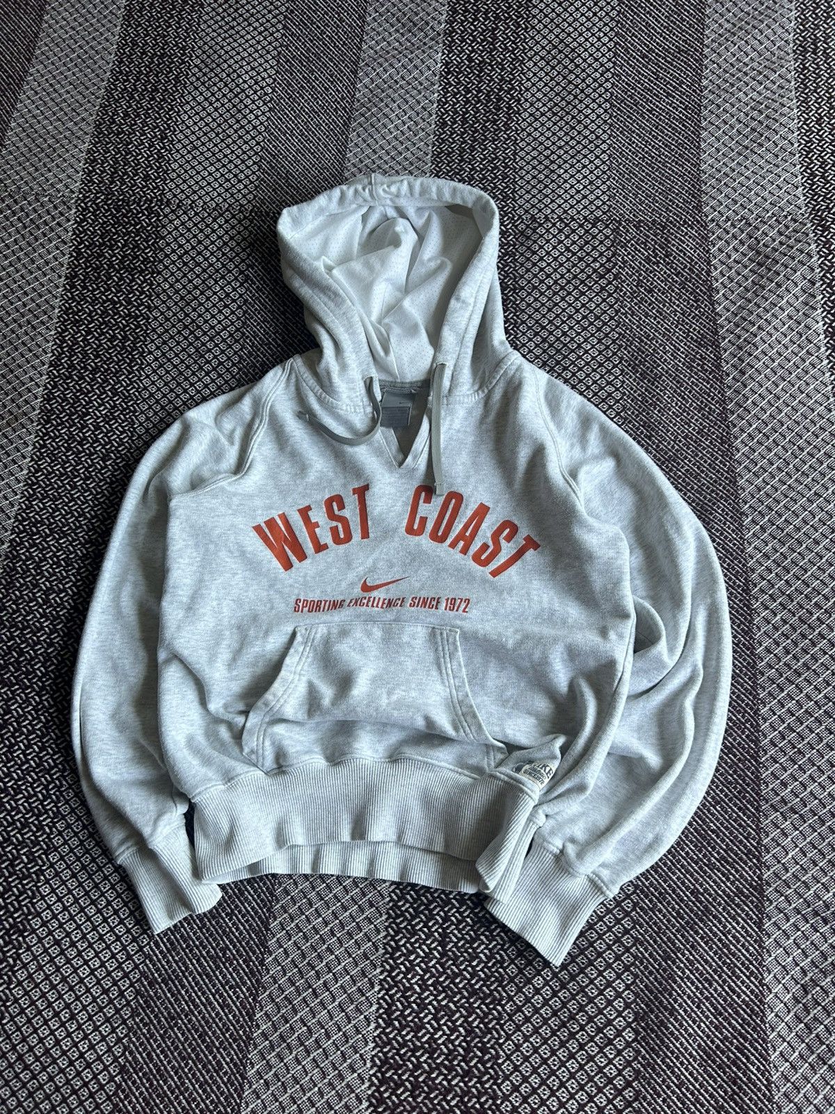 Nike Vintage Nike Women Hoodie 90s West Coast Streetwear Size S Size S / US 4 / IT 40 - 7 Thumbnail
